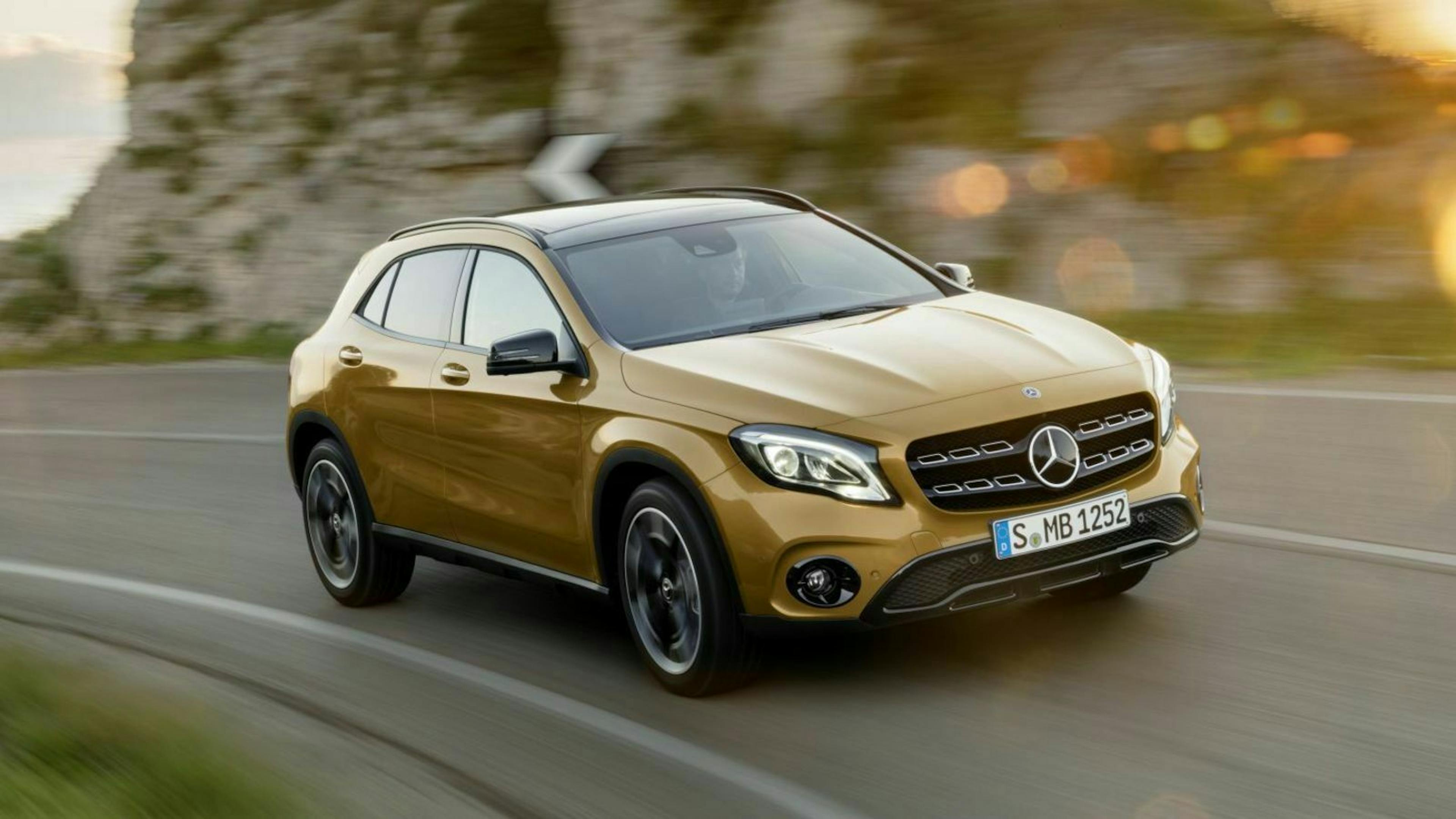 Mercedes GLA X 156 Dreiviertel-Frontansicht