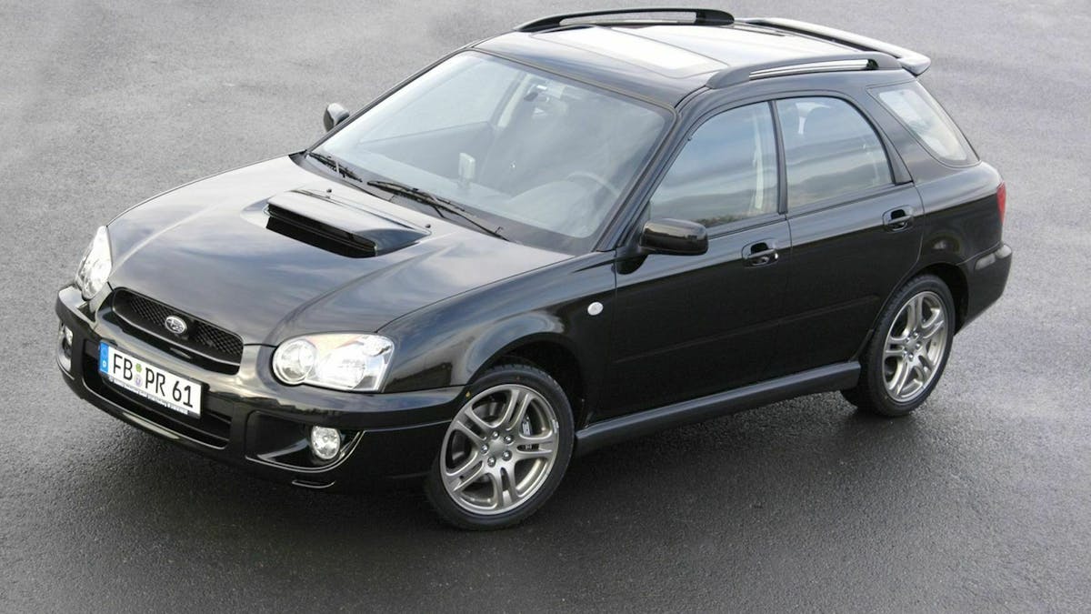 Zu sehen ist der Subaru Impreza Kombi, stehend