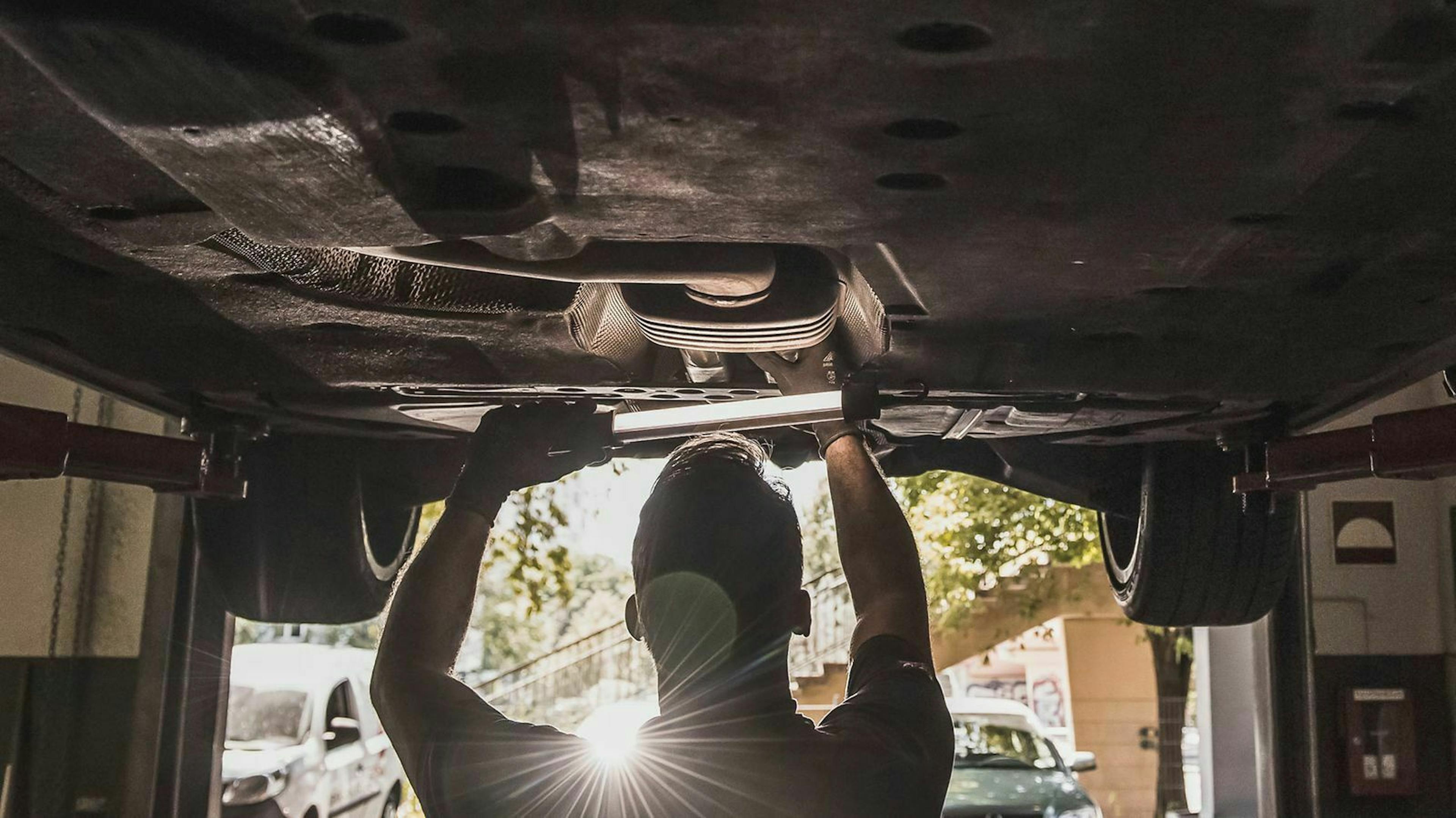 Rußpartikelfilter oder Dieselpartikelfilter (DPF) sorgen dafür, dass heutige Diesel kaum noch Ruß ausstoßen.