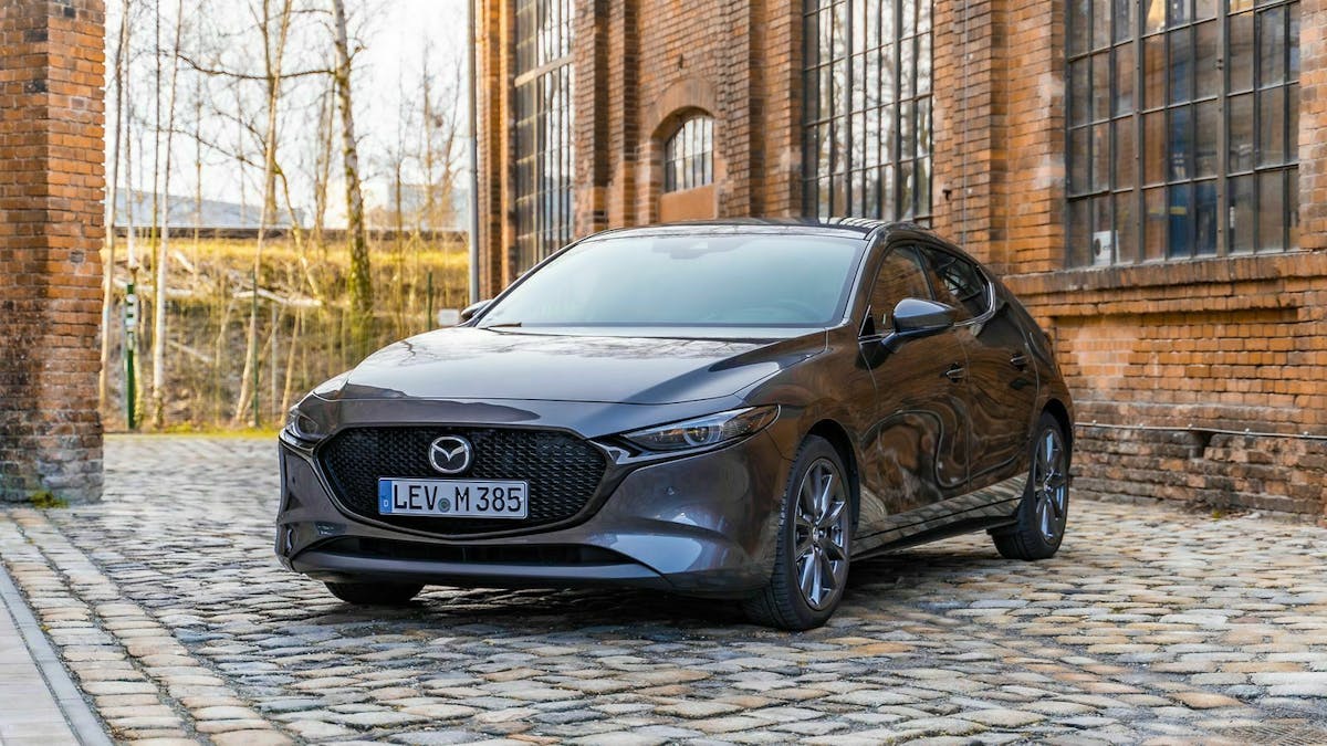 Mazda 3 Skyactiv dreiviertel-frontansicht