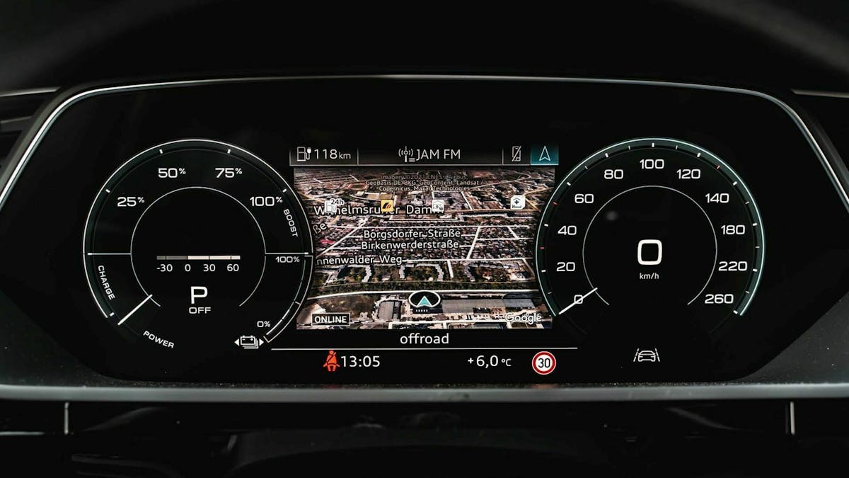 Audi E-Tron digitare Instrumententräger