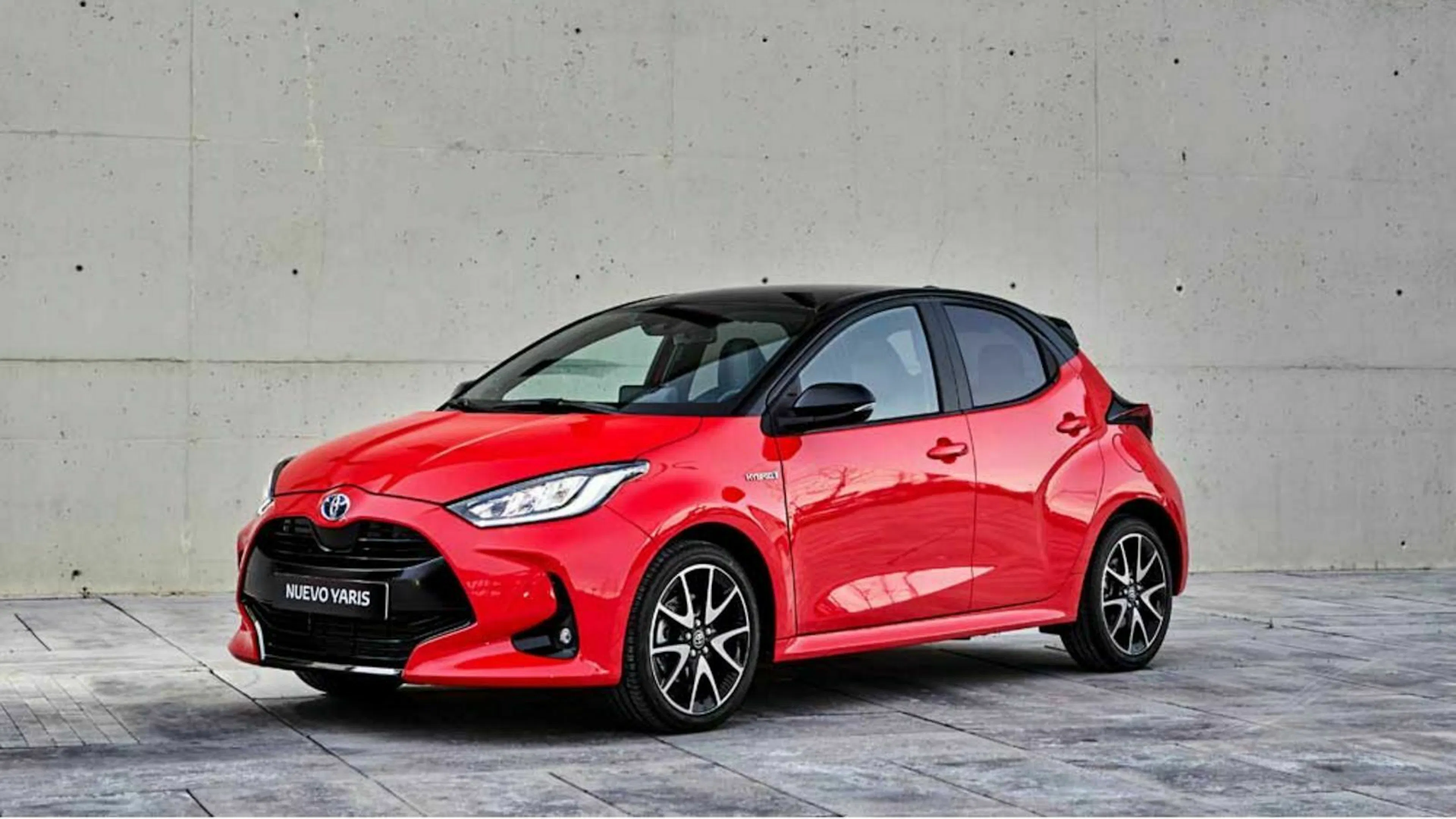 seitliche Frontansicht Toyota Yaris