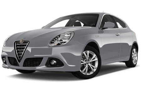 Silberner Alfa Romeo Giulietta in seitlicher Vorderansicht. Elegantes Design mit markantem Kühlergrill und dynamischer Linienführung.