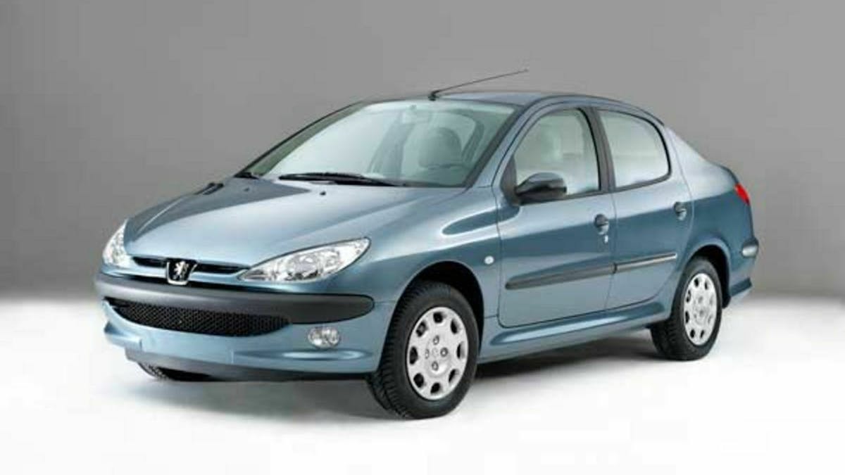 Der Peugeot 206 in seitlicher Frontansicht