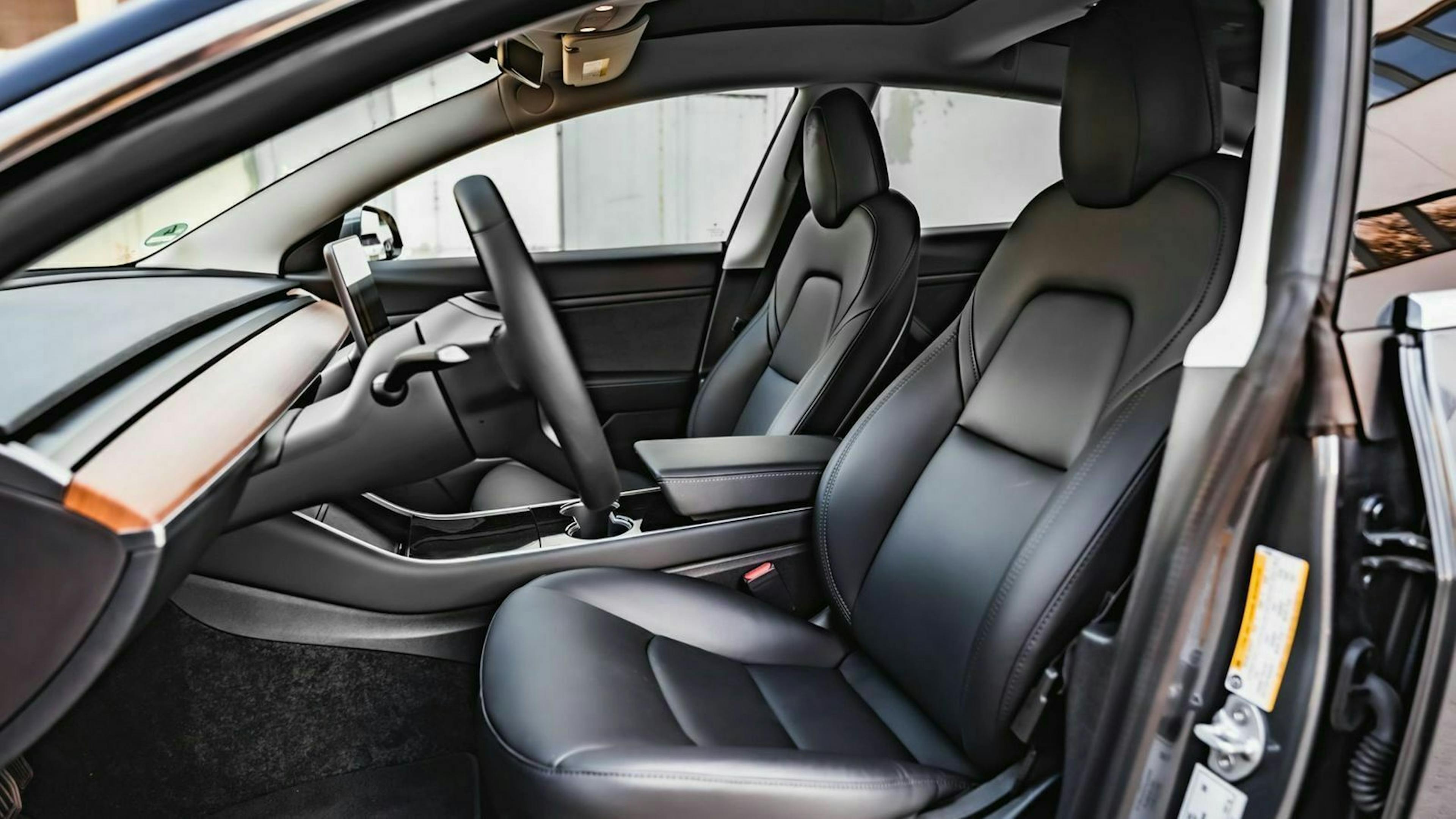 Der Innenraum des Tesla Modell 3