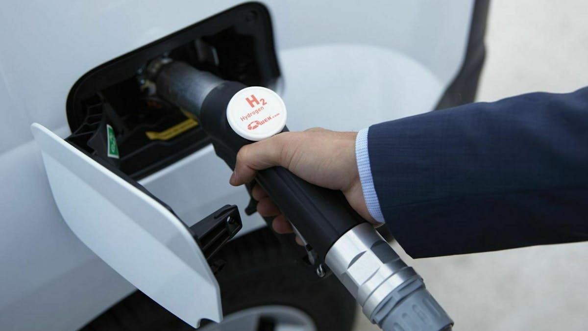 Aus den maximal 2,1 Kilogramm Wasserstoff generiert die Brennstoffzelle des Renault Kangoo rund 29,7 kWh
