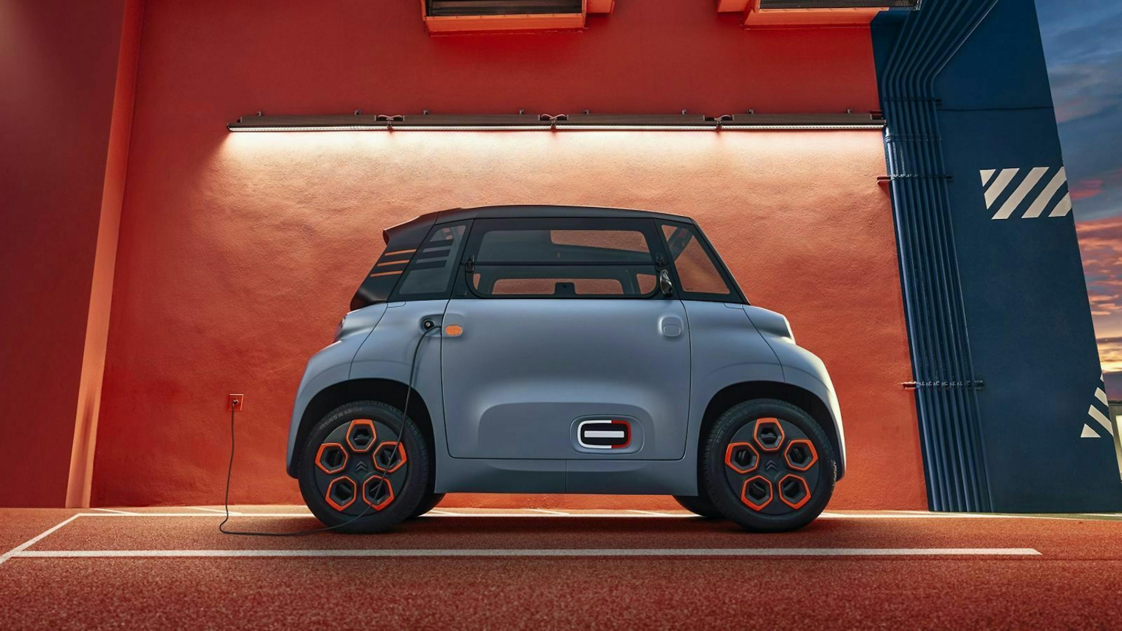 Citroën Ami  in der Seitenansicht, stehend 