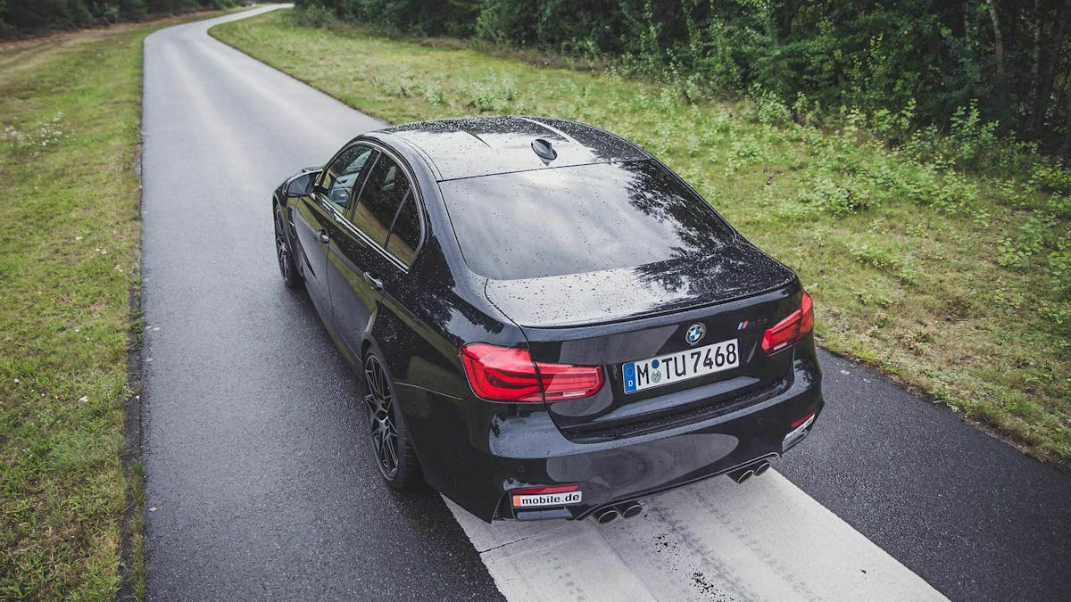 BMW M3 schwarz von oben