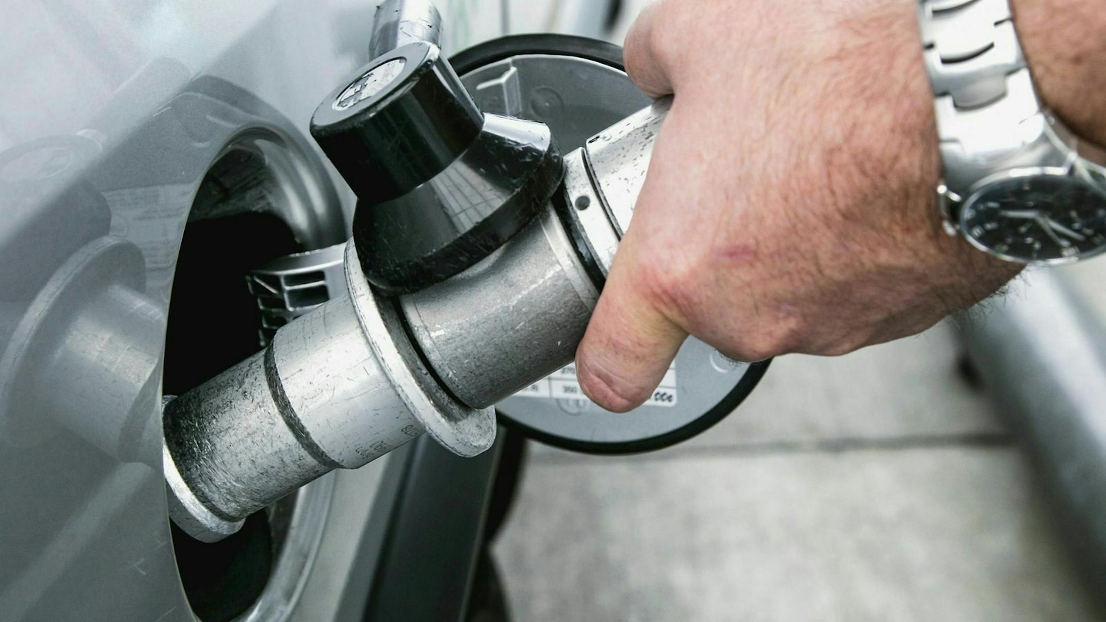 Die Kosten für eine Umrüstung von Benzin auf LPG variieren je nach Hersteller der Gasanlage