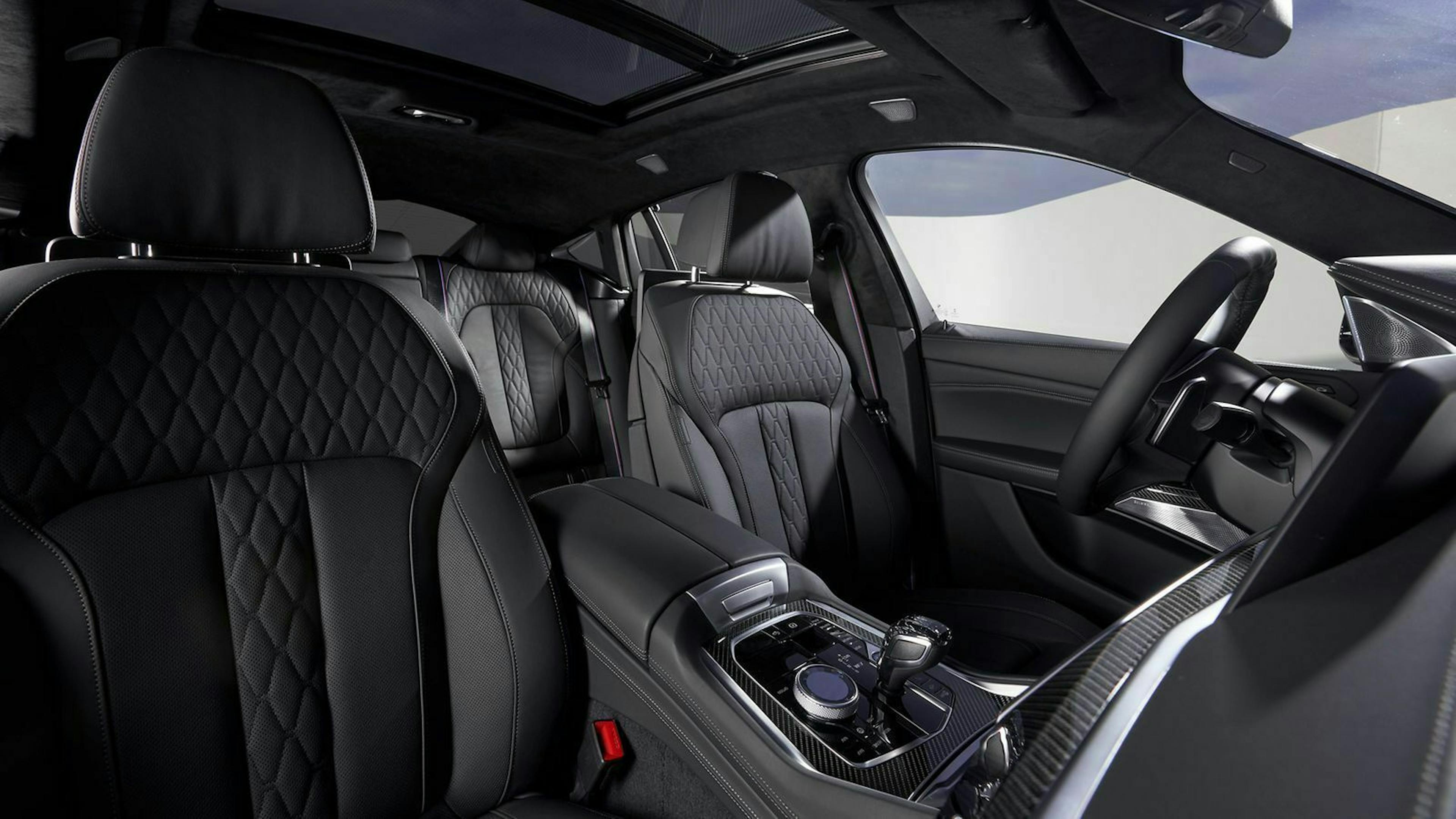 Wer mag, kann den BMW X6 natürlich mit fein gestepptem Leder auf den Sitzen ausstatten. Gegen Aufpreis