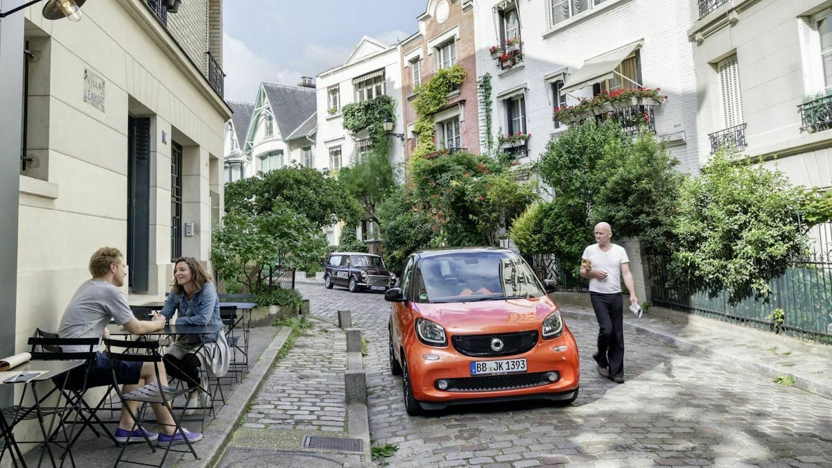 Smart Fortwo inder Frontansicht, stehend