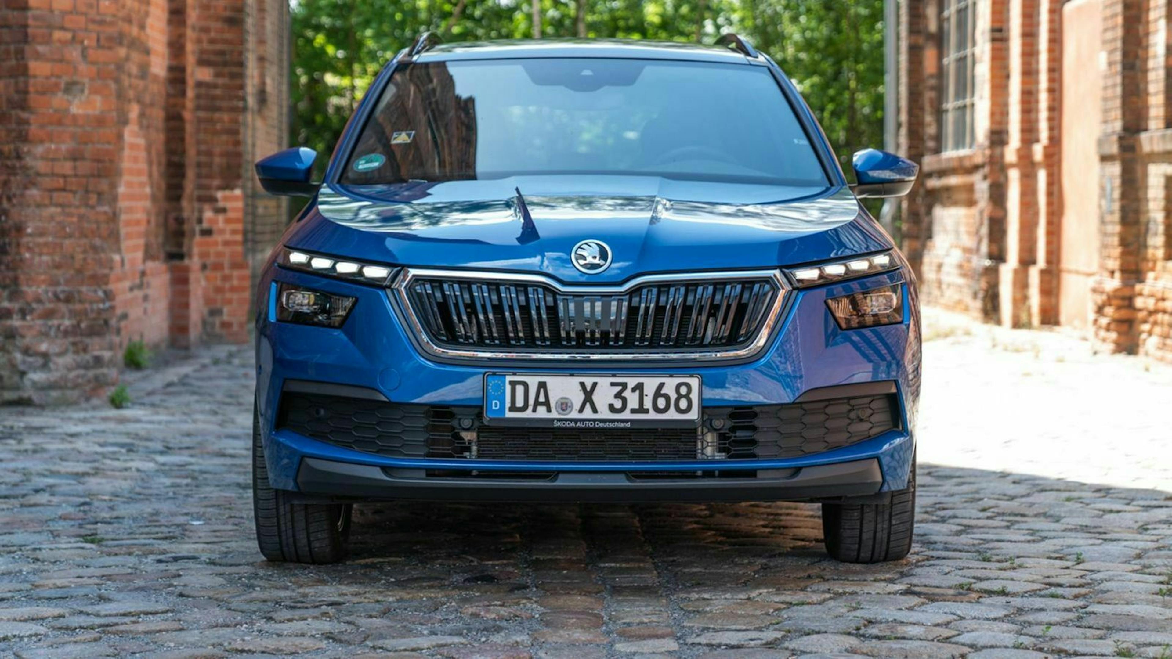 Zu sehen ist die Front des Skoda Kamiq