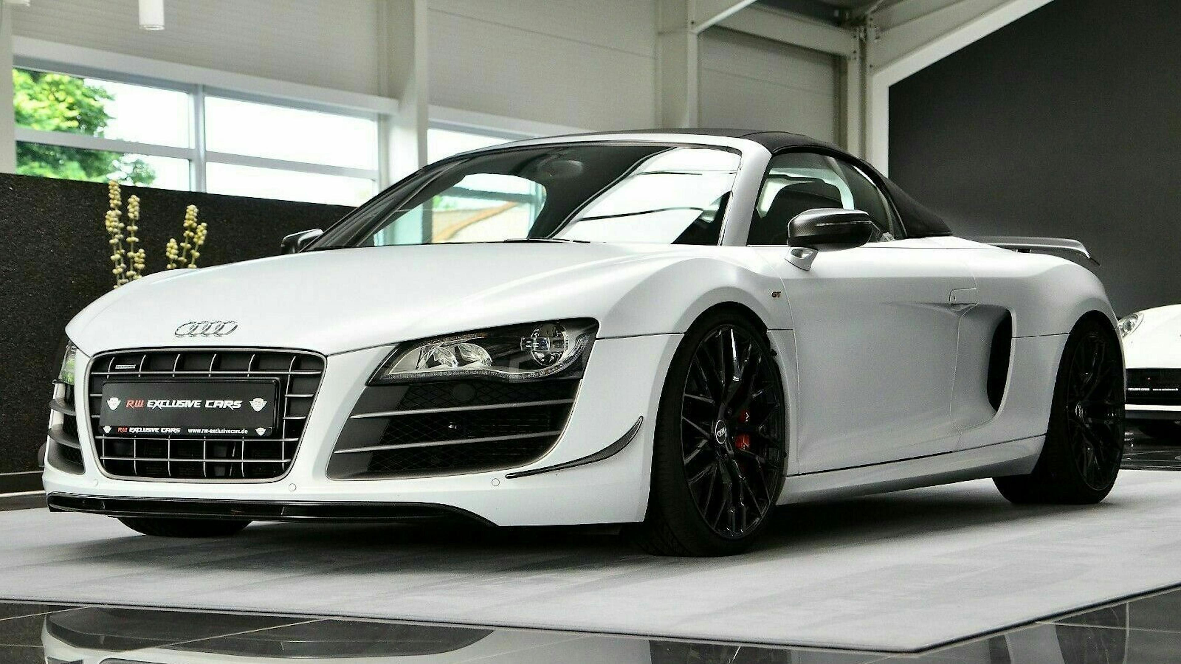 Audi R8