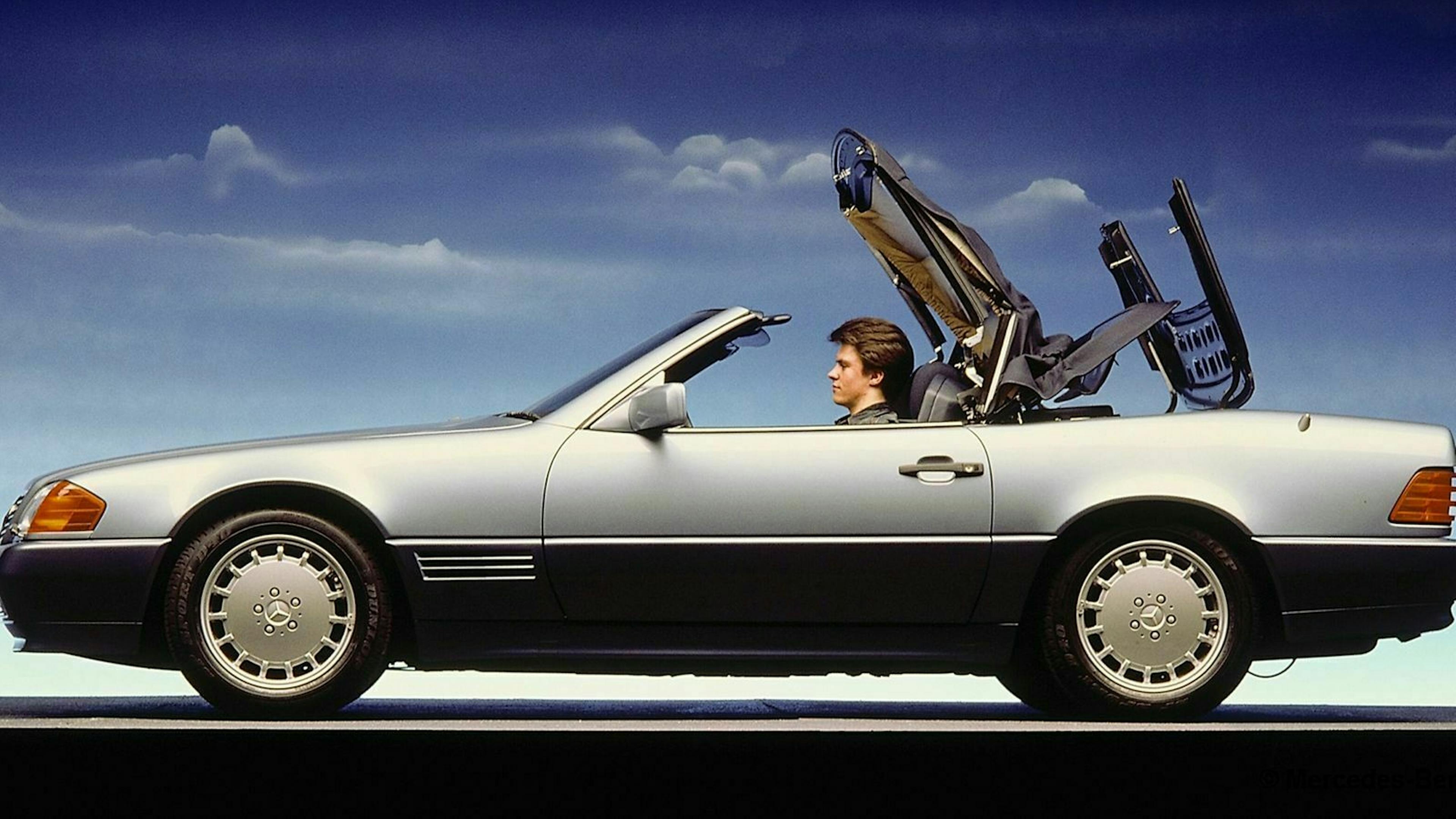 Mercedes SL in der Seitenansicht