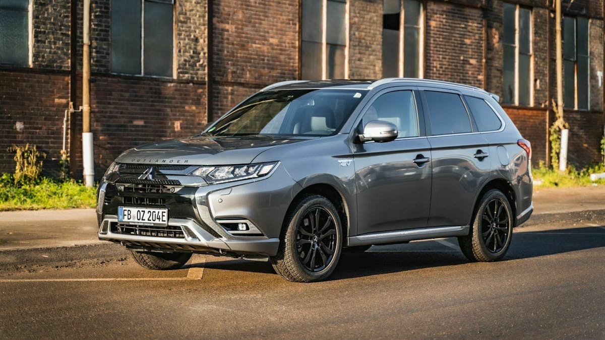 Mitsubishi Outlander in seitlicher Frontansicht