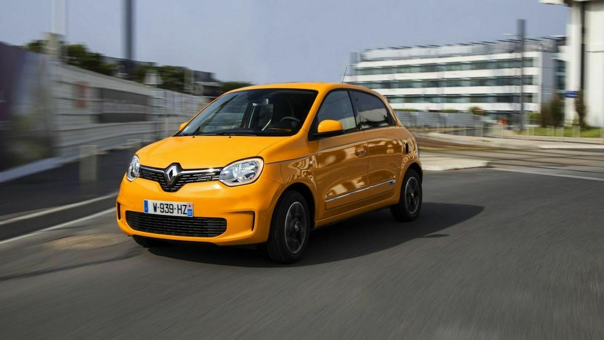 Zu sehen ist der Renault Twingo III, fahrend