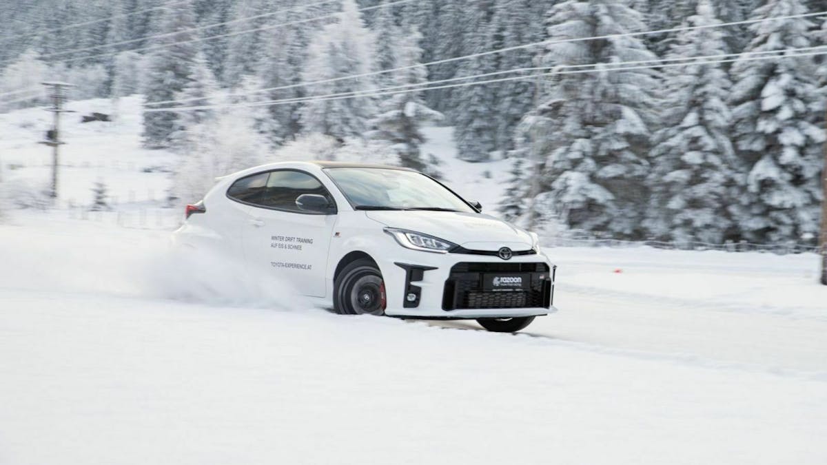 Zu sehen ist der Toyota GR Yaris 2021, fahrend