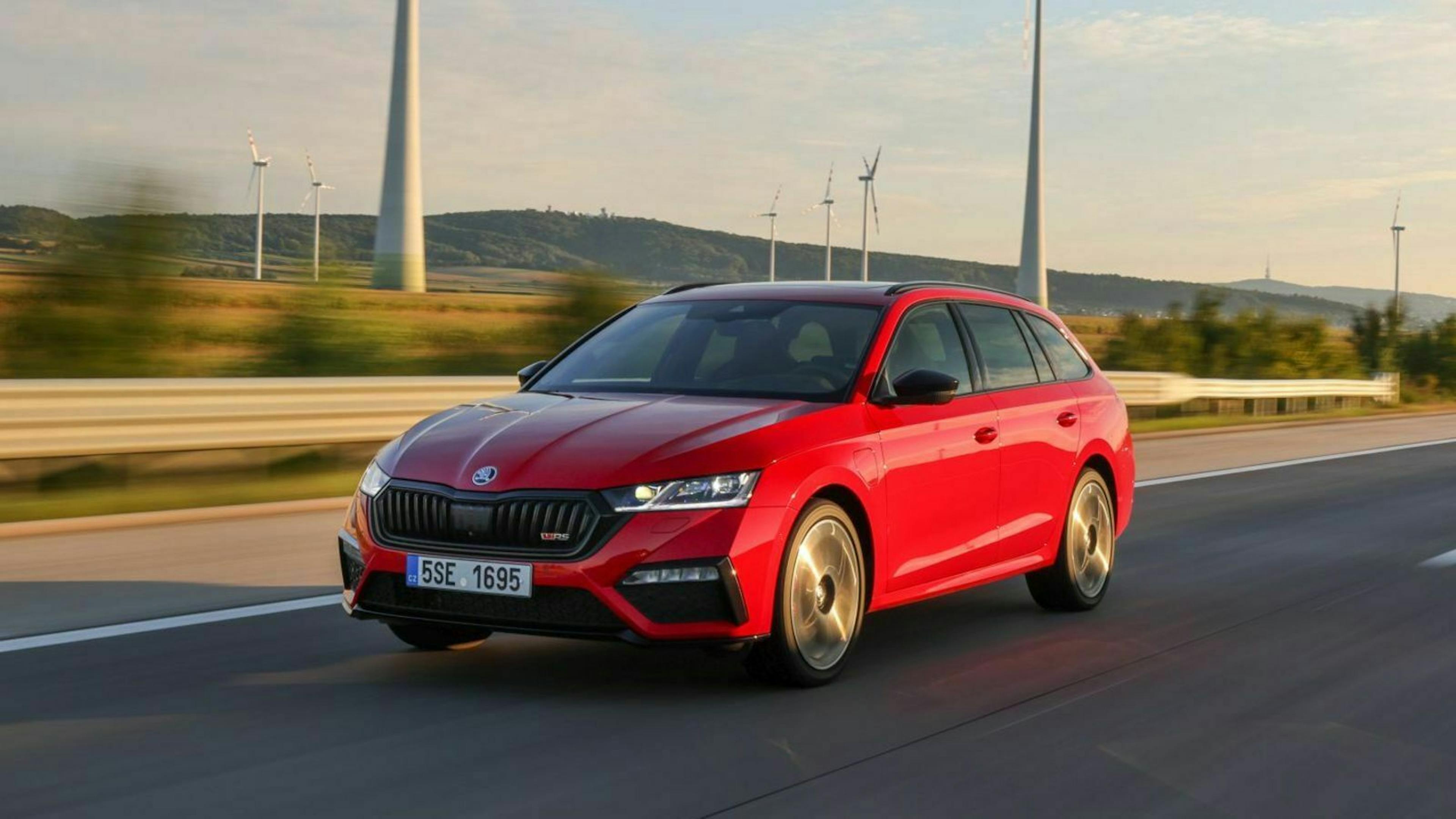 Škoda Octavia RS IV Kombi Dreiviertel-Frontansicht