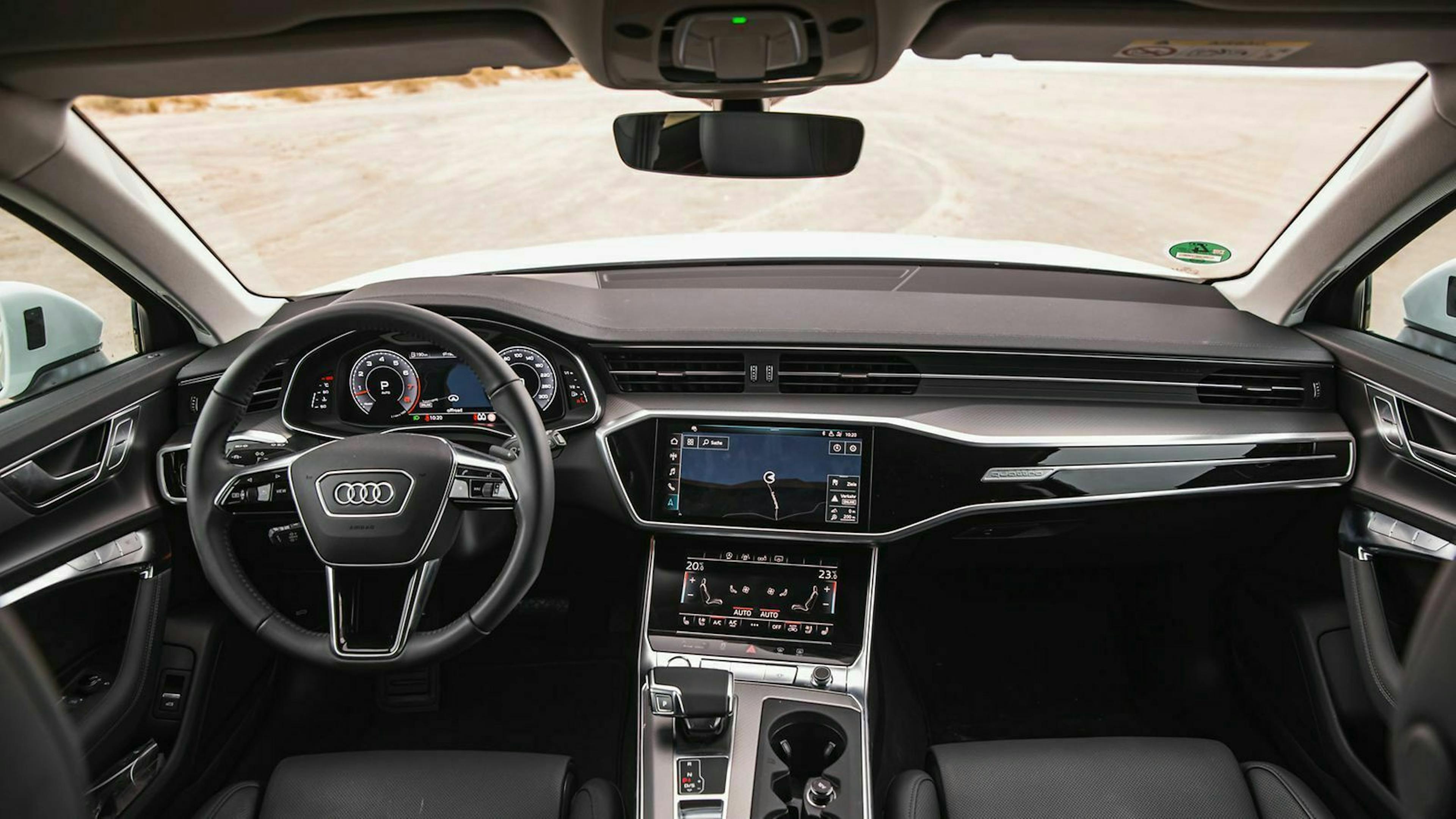 Schön sieht es aus, das Cockpit des Audi A6 von 2018. Die glänzenden Flächen ziehen jedoch Fingerabdrücke an