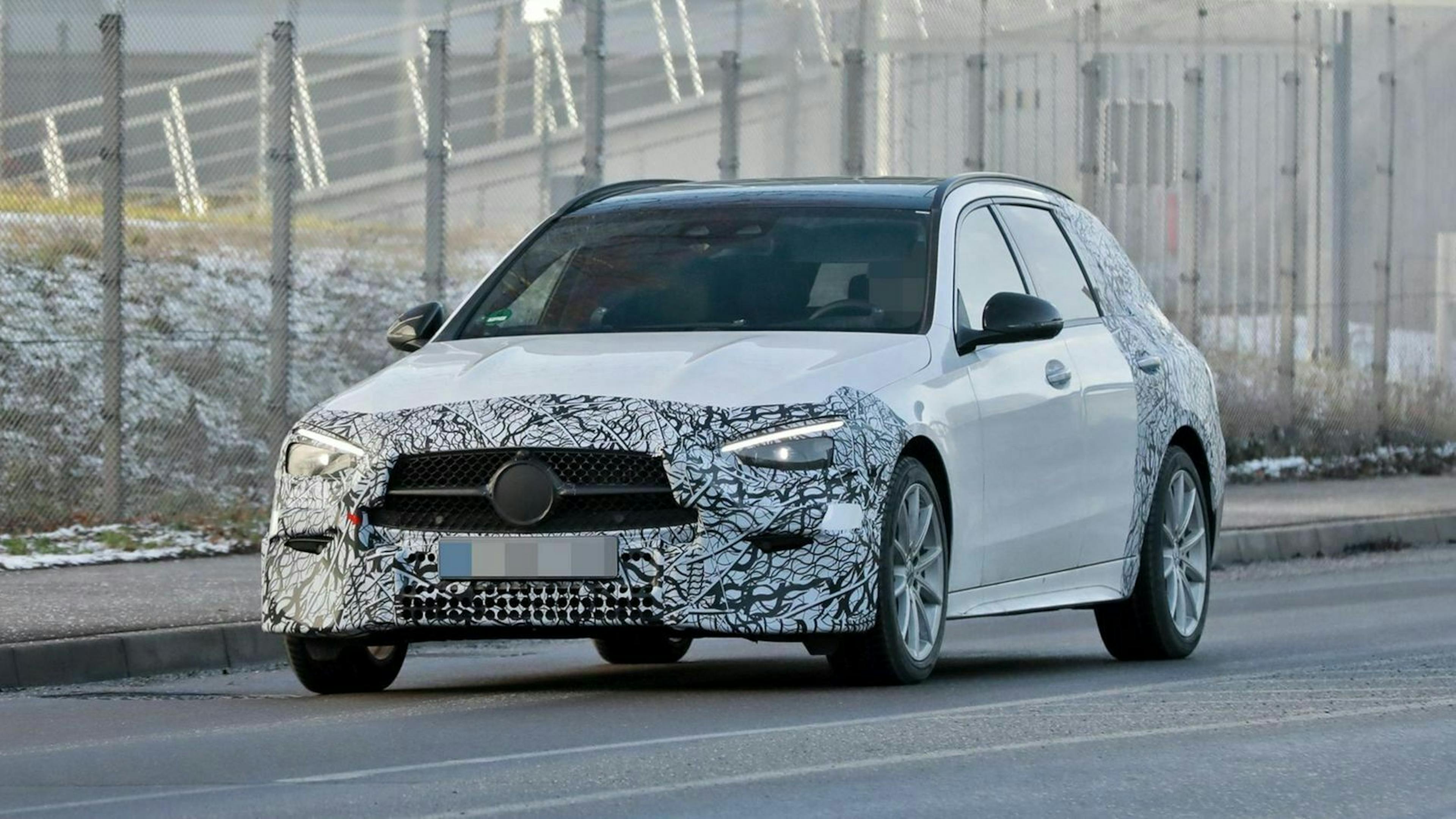 Mercedes C-Klasse Erlkönig Dreiviertel-Frontansicht