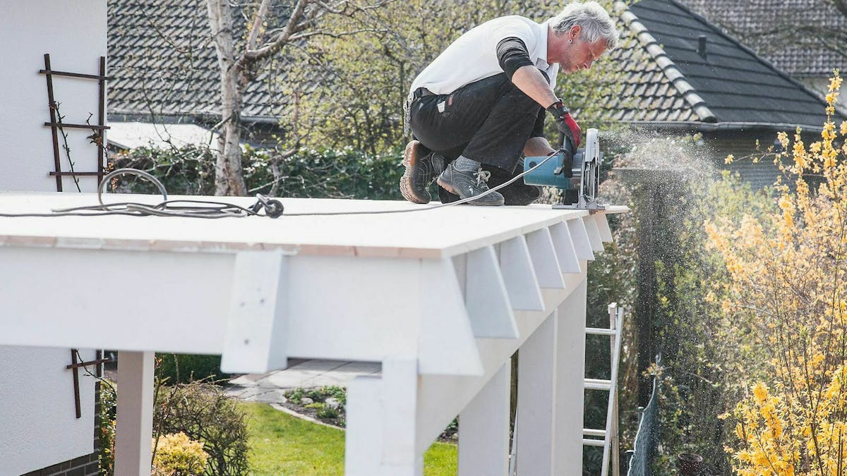Eine gemauerte Garage kostet zwar viel Geld, ist aber der Holz- oder Stahlgarage in jedem Fall überlegen.
