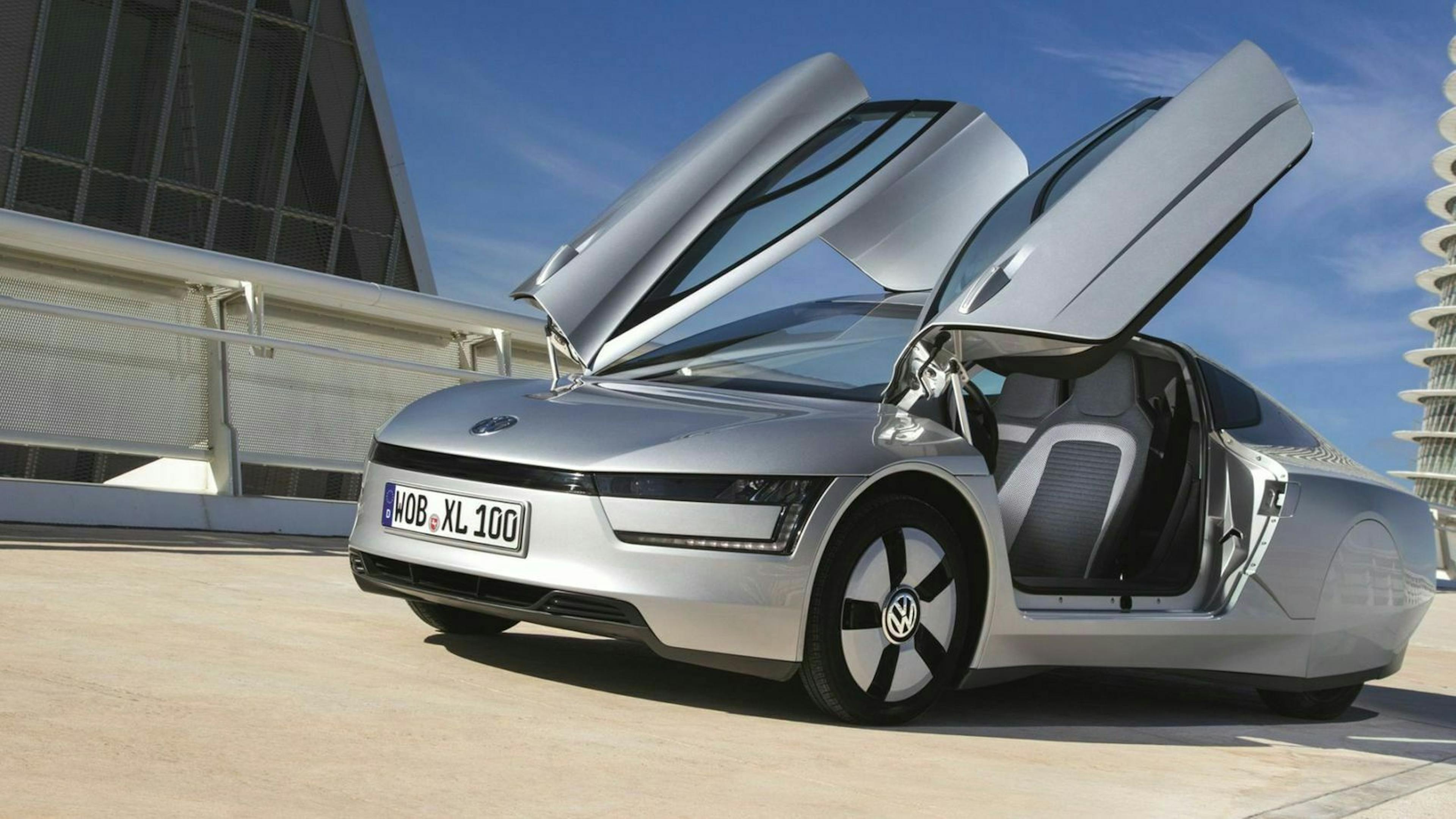 Der VW L1 in Frontansicht mit offenen Türen