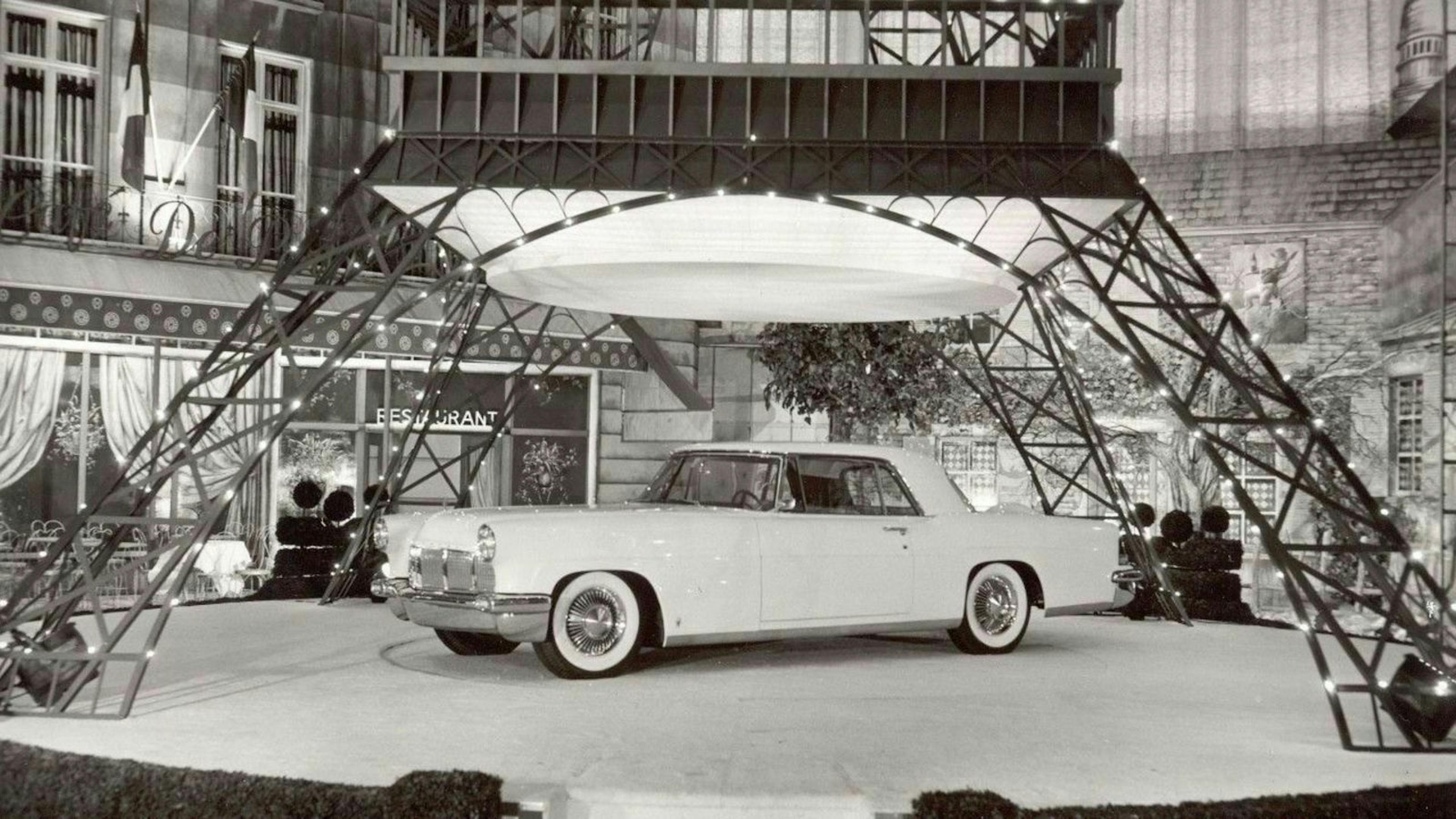 Zu sehen ist der Lincoln Continental Mark 3 aus dem Film "Der Teufel auf Rädern"