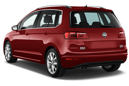 Roter Volkswagen Golf Sportsvan, Heckansicht, geparkt auf weißem Hintergrund.