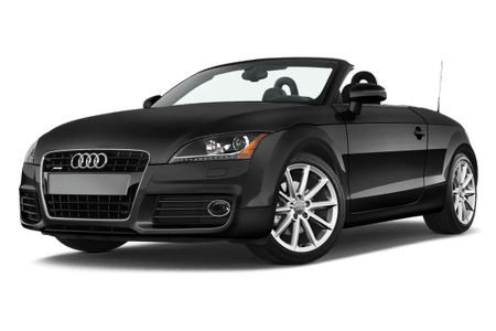 Schwarzes Audi Cabriolet mit offenem Verdeck, silbernen Felgen und modernem Design, seitlich von vorne fotografiert.