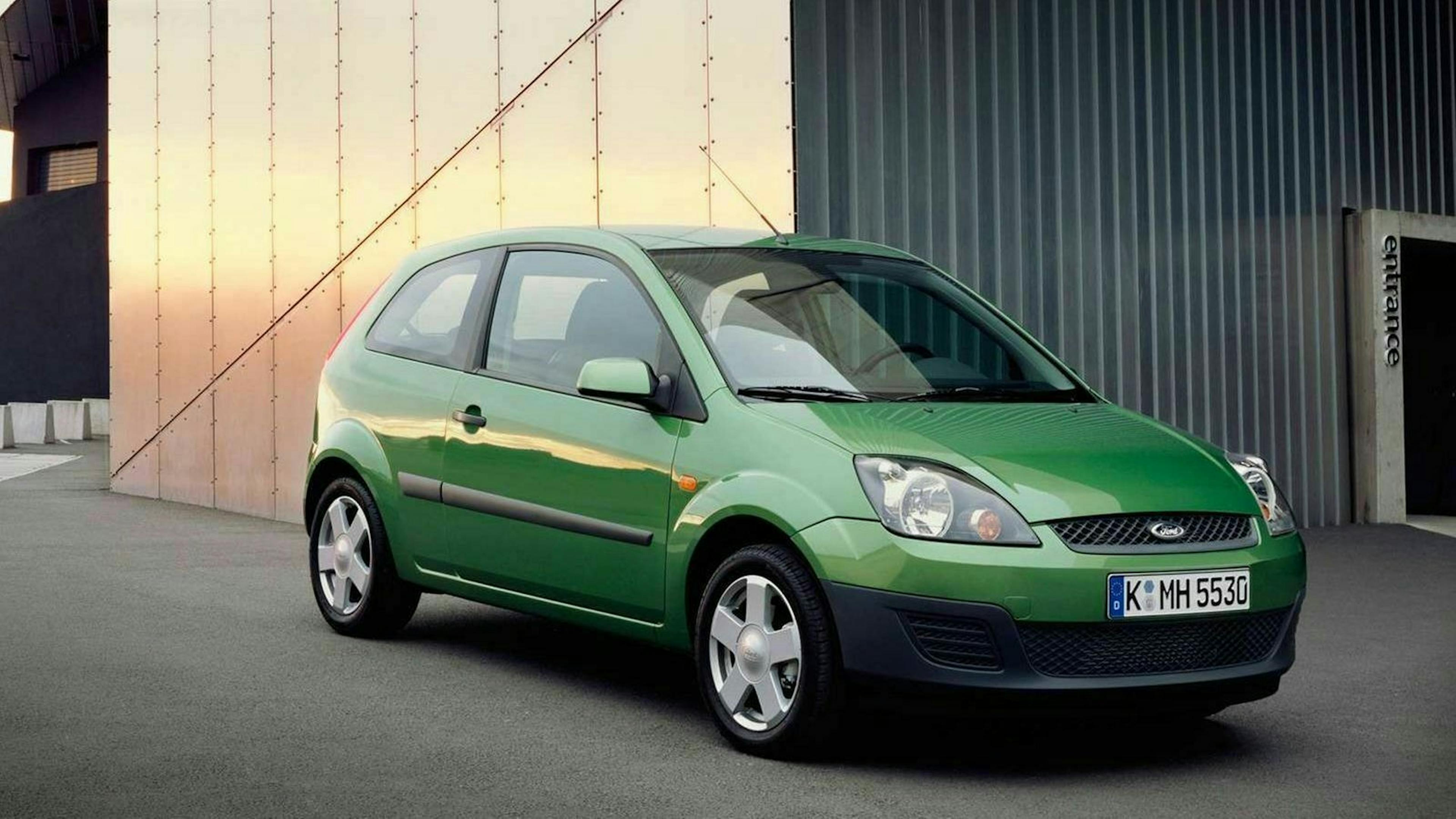 Der Ford Fiesta 02 in seitlicher Frontansicht