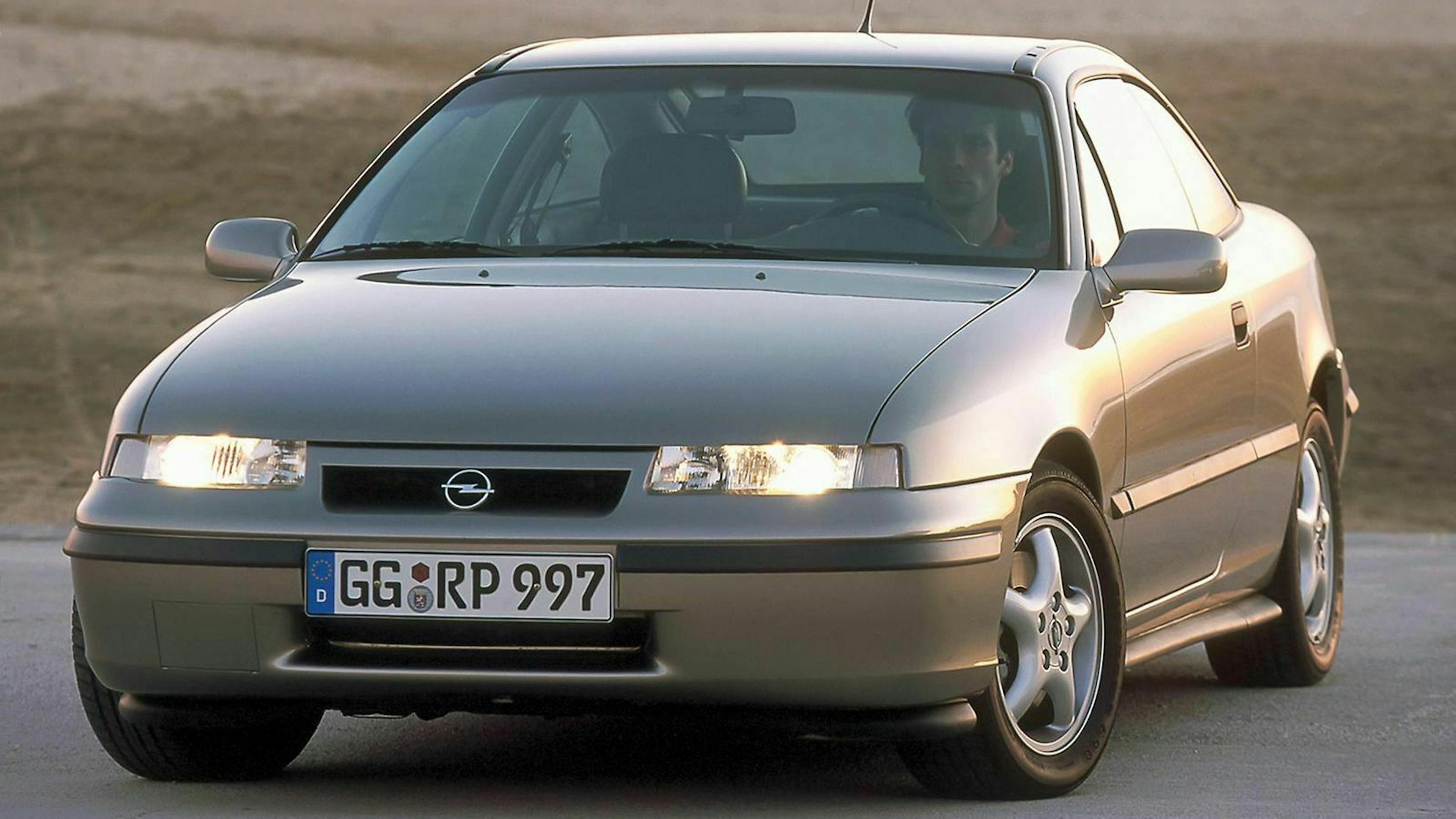 Opel Calibra Frontansicht stehend