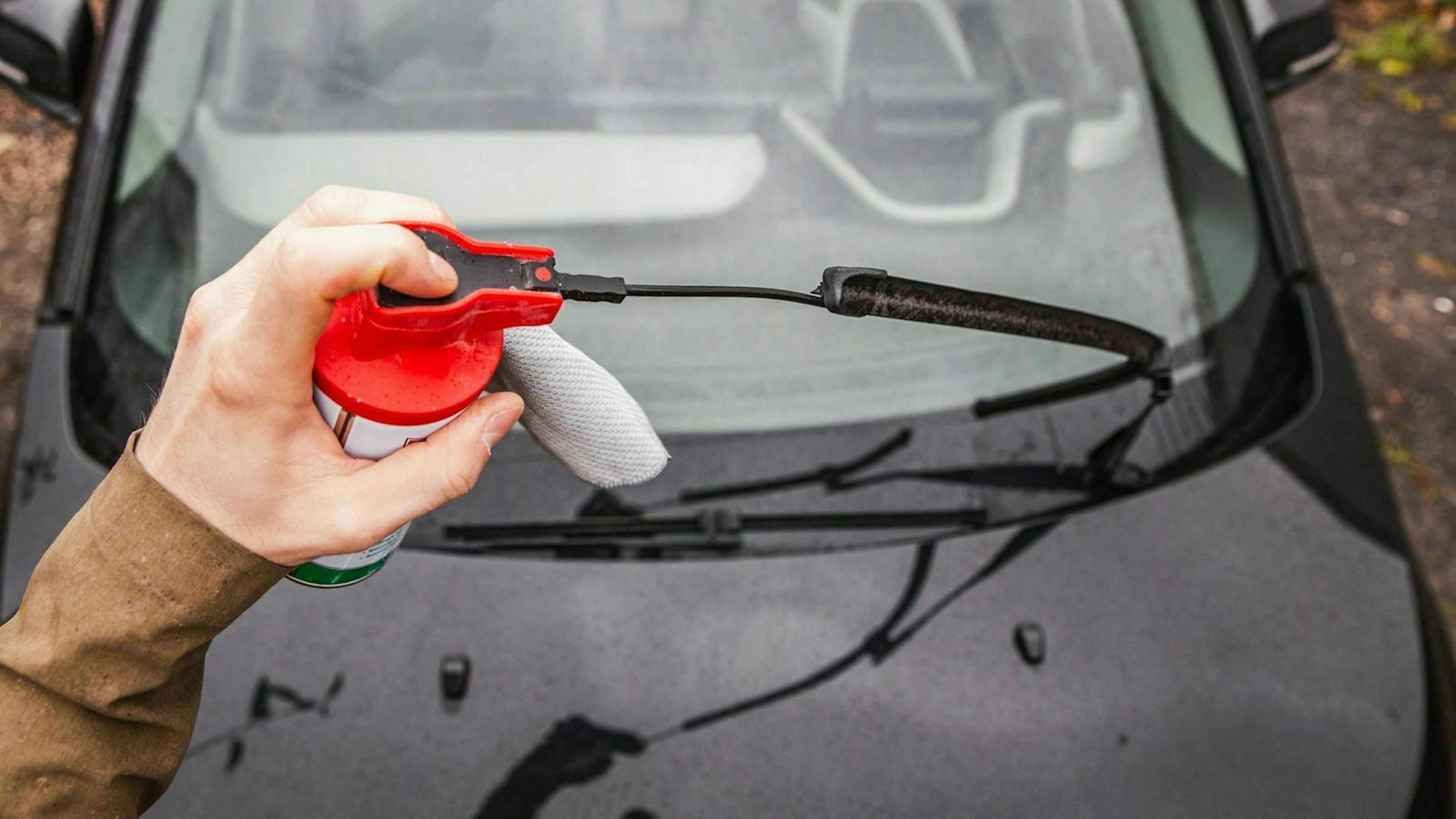 Scheibenwischer reinigen