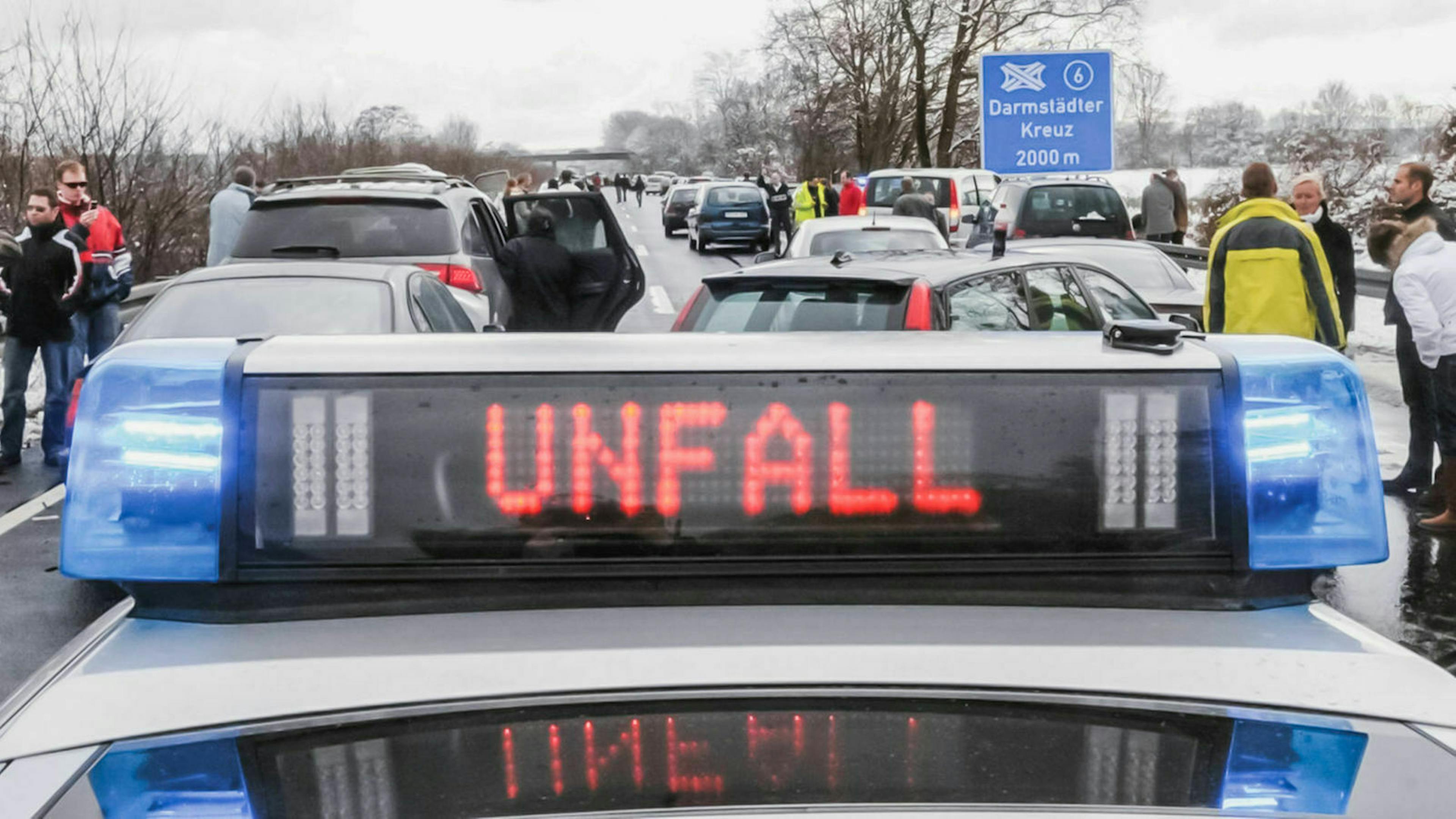 Blaulichtanlage mit Schriftzug Unfall