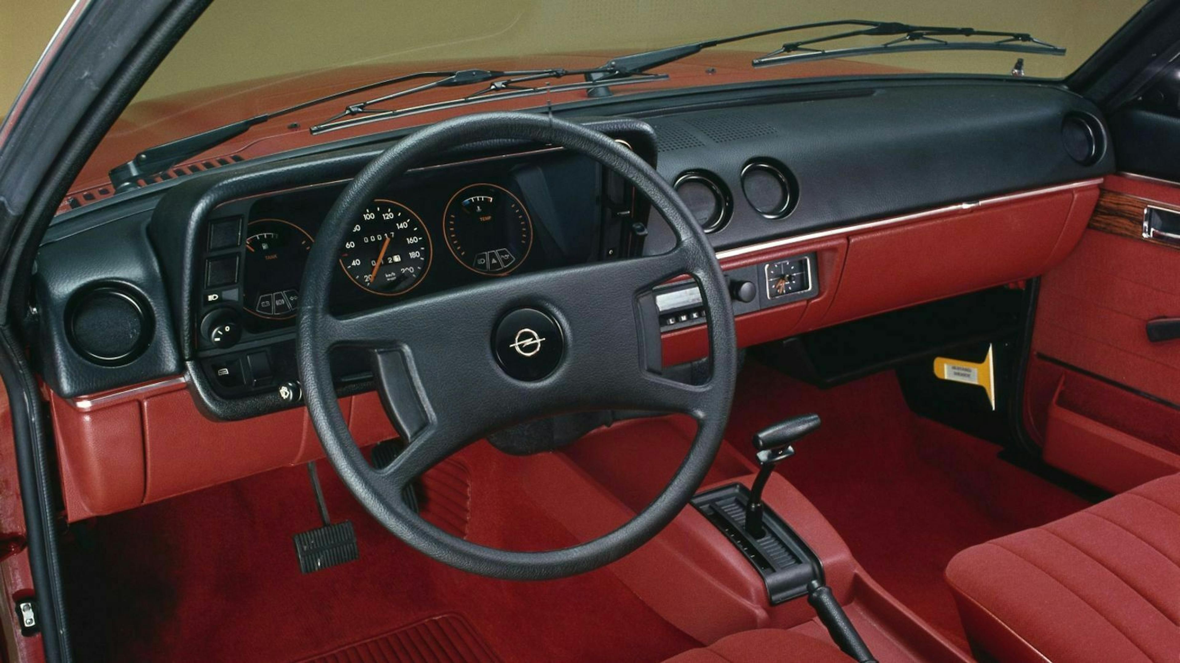 Opel Manta B Cockpit