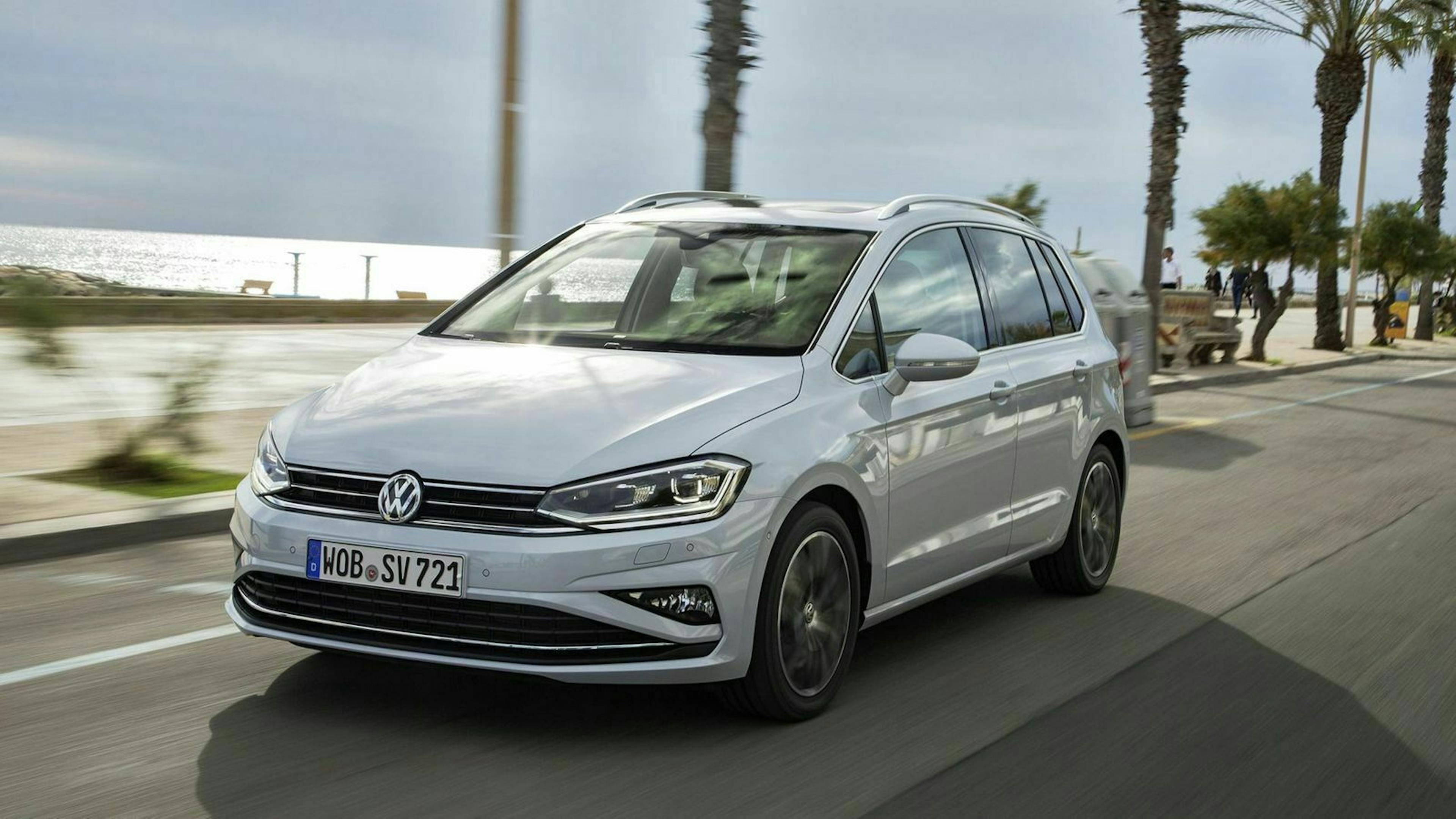 VW Golf Sportsvan Dreiviertel-Frontansicht