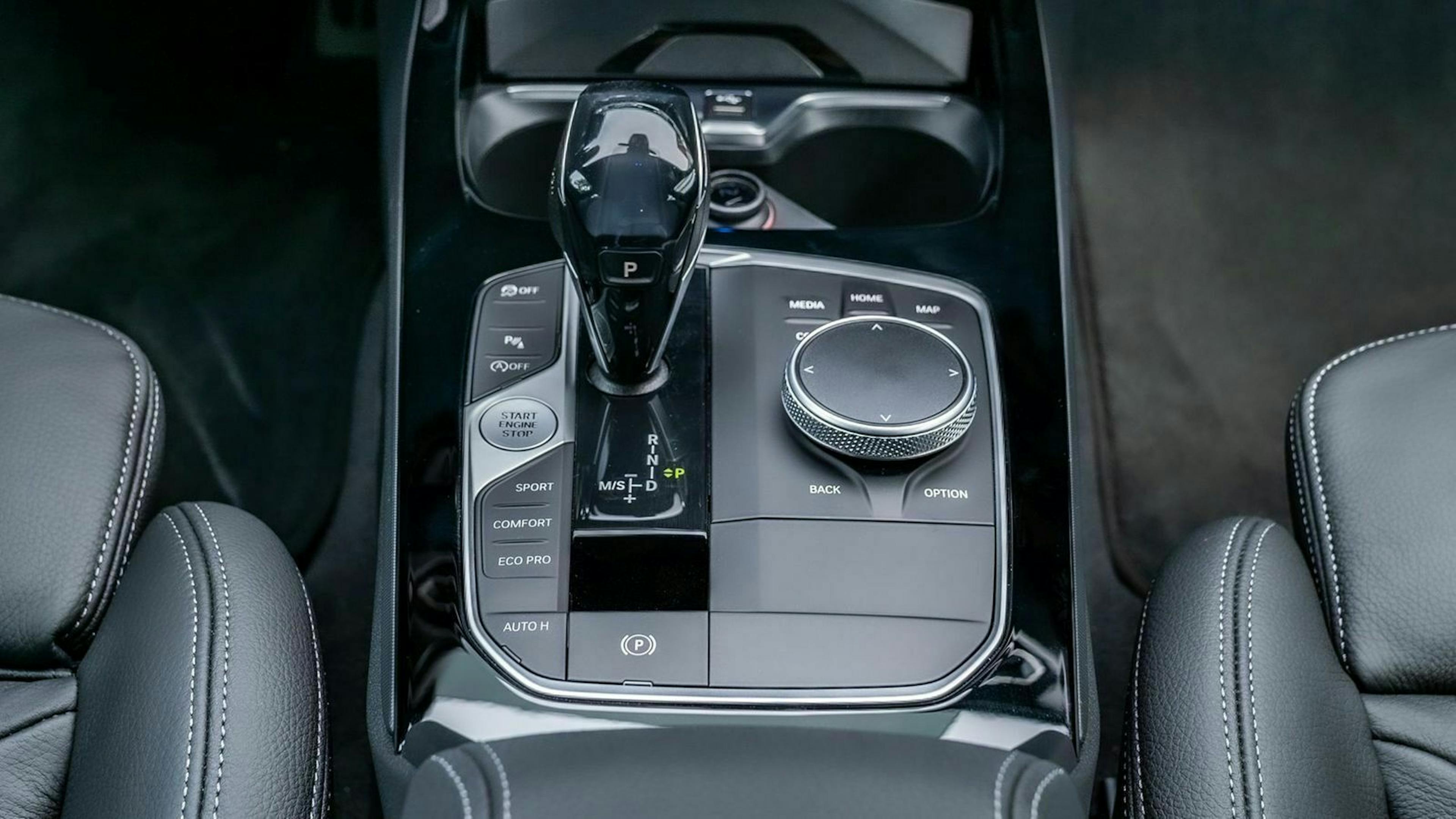 Nahaufnahme auf Mittelkonsole des BMW 2er