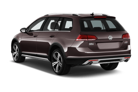 Brauner Volkswagen Golf Kombi von hinten, auf weißem Hintergrund. Er hat schwarze Felgen und eine silberne Dachreling.