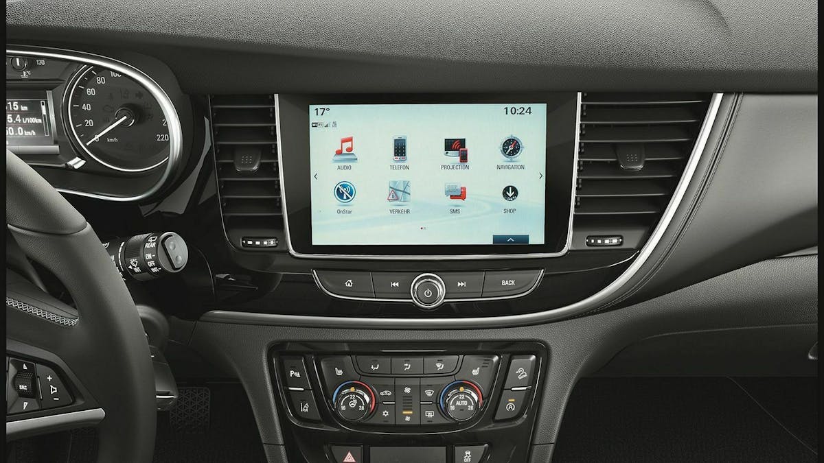 Den Infotainment-Bildschirm im Innenraum des Opel Mokka gibt es serienmäßig ab der 2. Ausstattung "Edition"