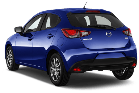 Blauer Mazda 2 von hinten, Fünftürer mit stilvollem Design, steht auf einem weißen Hintergrund.