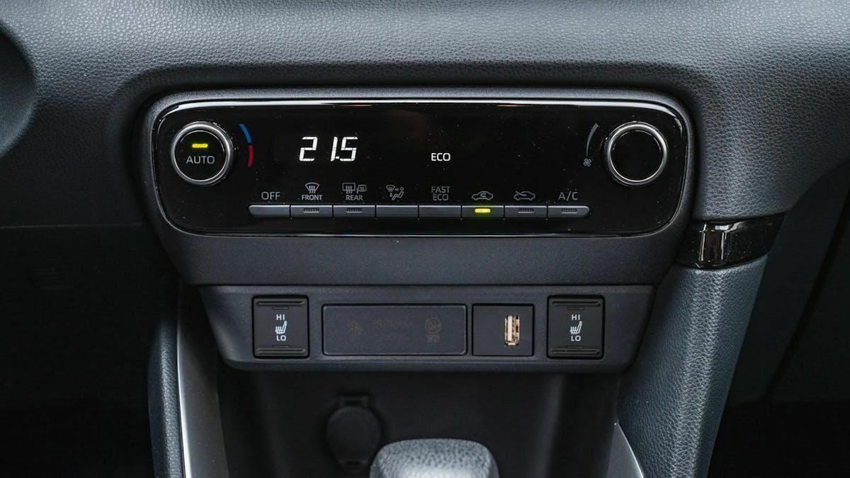 Das Radio des Toyota Yaris Hybrid (2020)