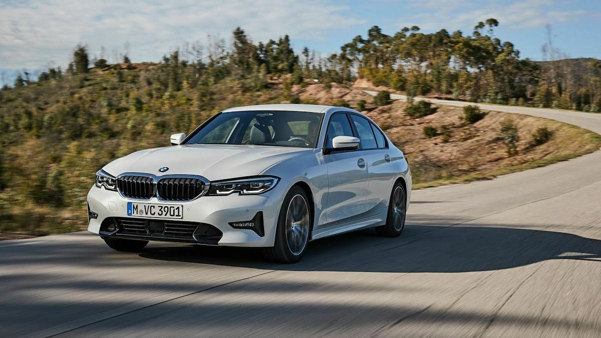 Zu sehen ist der 3er BMW von vorne