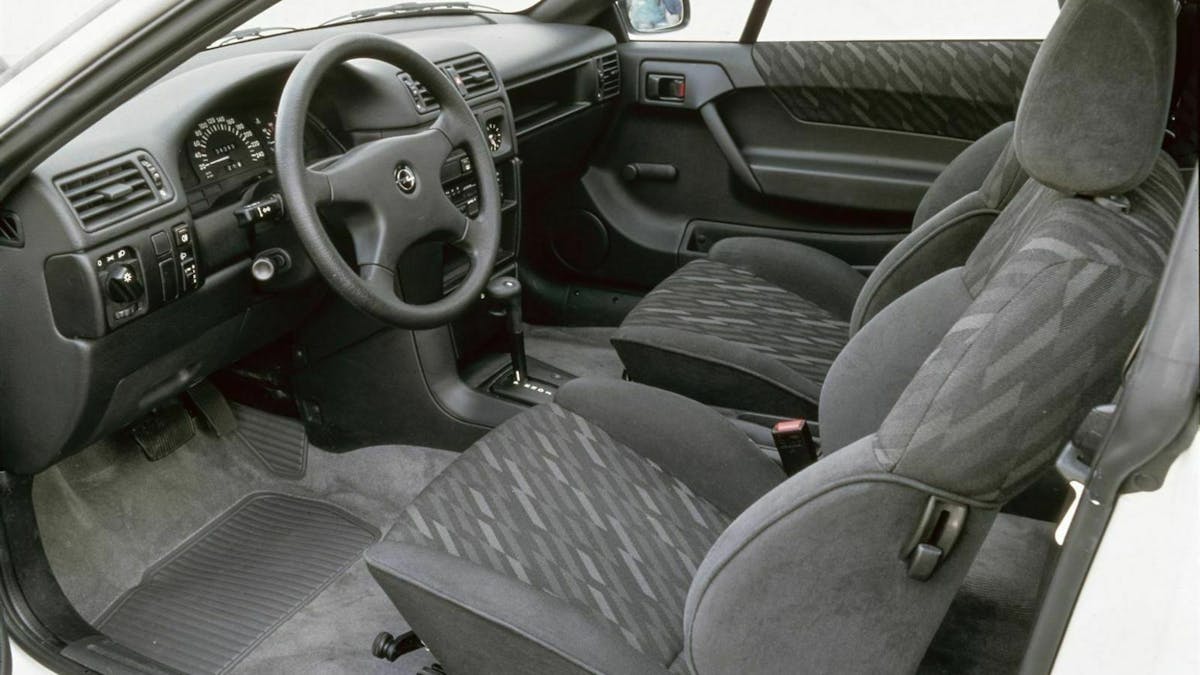 Opel Calibra Innenraum