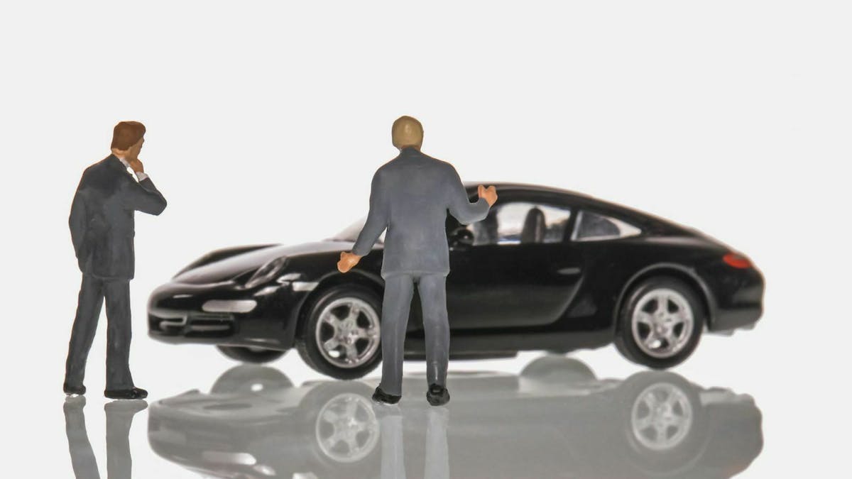 Ein Dienstwagen kann finanziell sowohl für Arbeitgeber als auch für Mitarbeiter attraktiv sein.