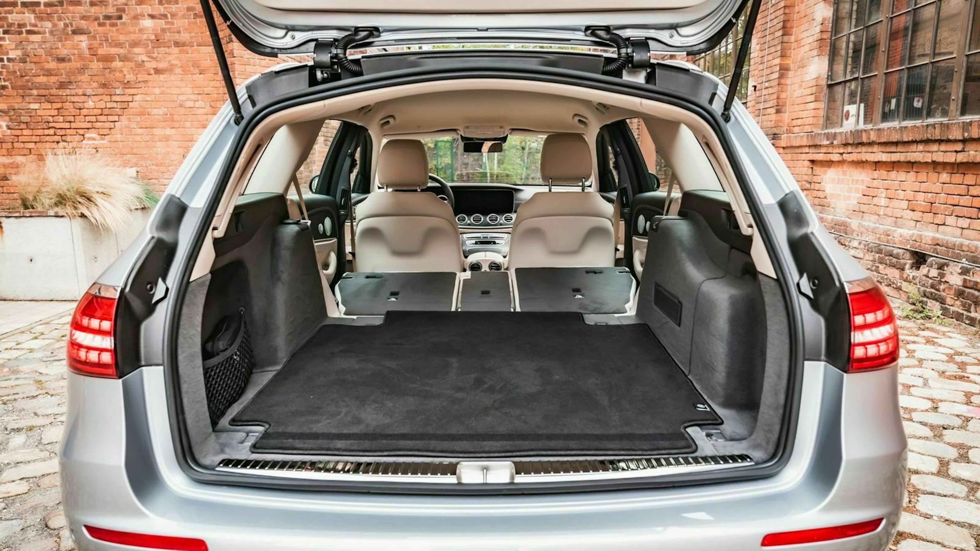 Mercedes E400d Kofferraum Rückbank umgeklappt