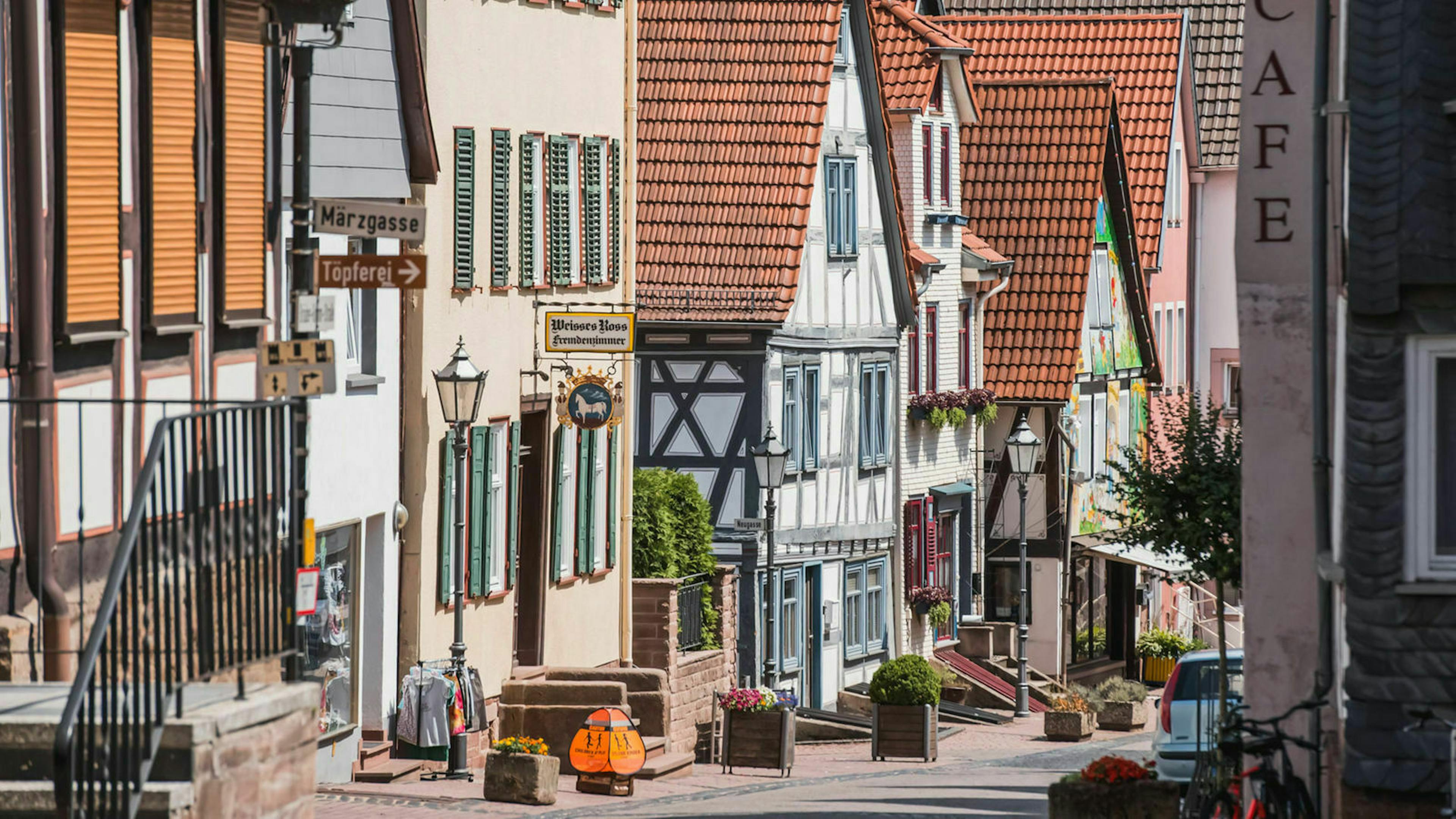 Blick auf Fachwerkhäuser im Stadtzentrum von Steinau