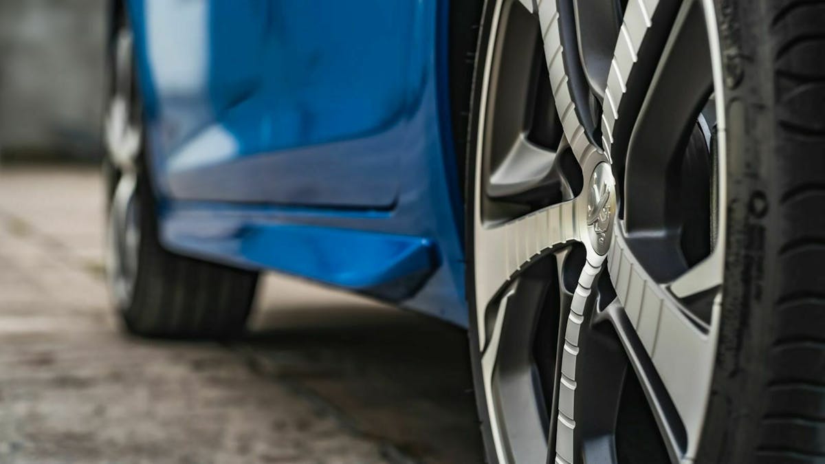 Seitenansicht der Reifen des Peugeot 308