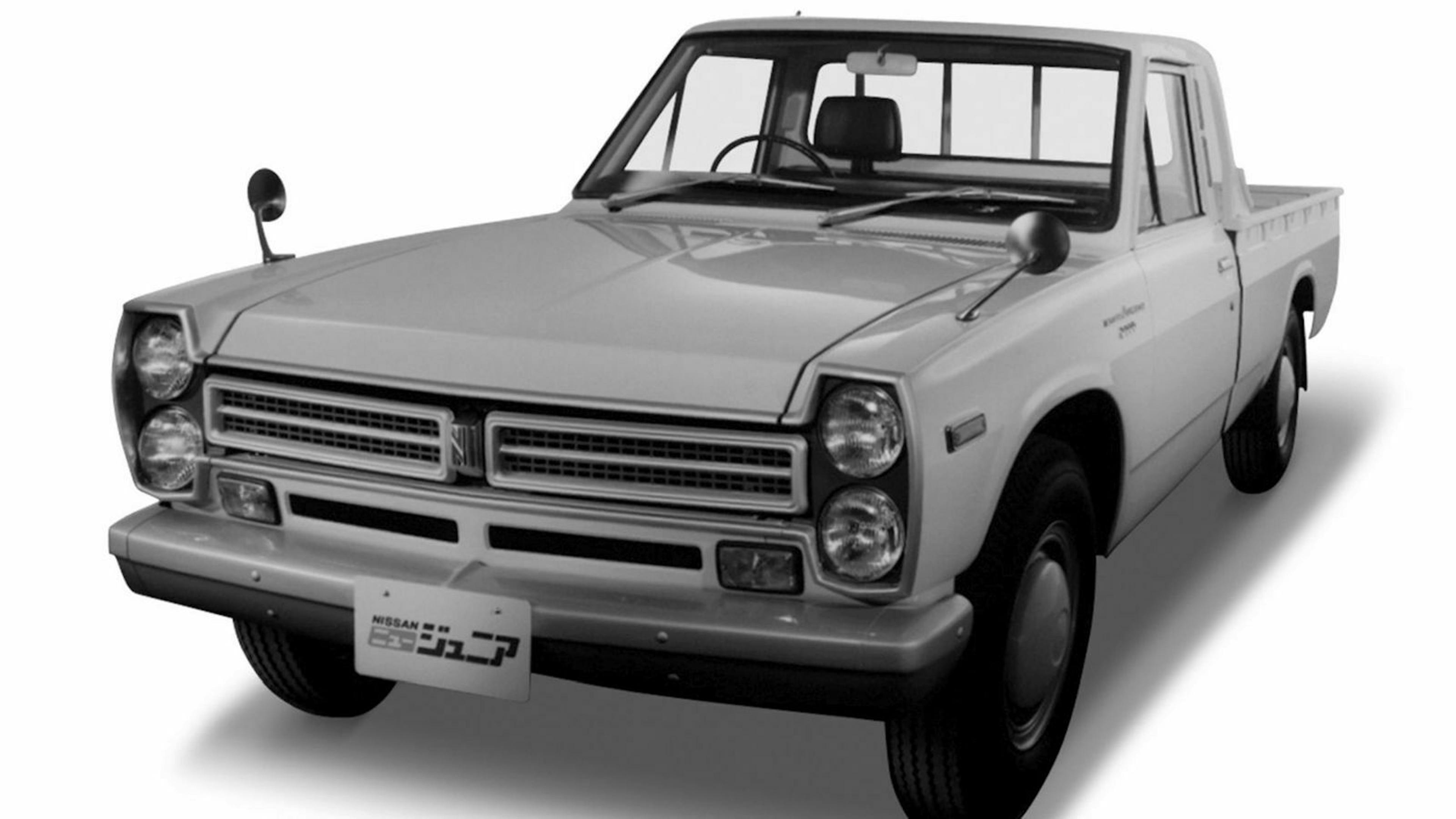 Der Nissan Junior in Frontansicht