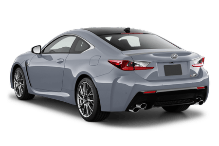 Silbernes Sportcoupé von hinten, mit vier Endrohren und markanten Rücklichtern auf transparentem Hintergrund.