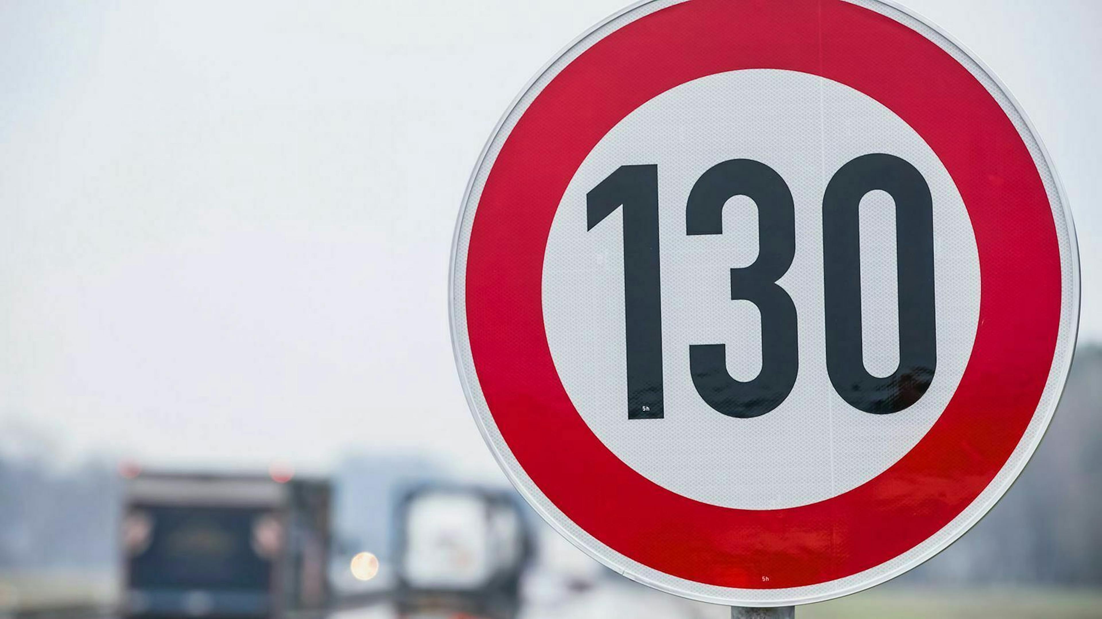 The recommended speed is not to be confused with the speed limit, which is a binding regulation.