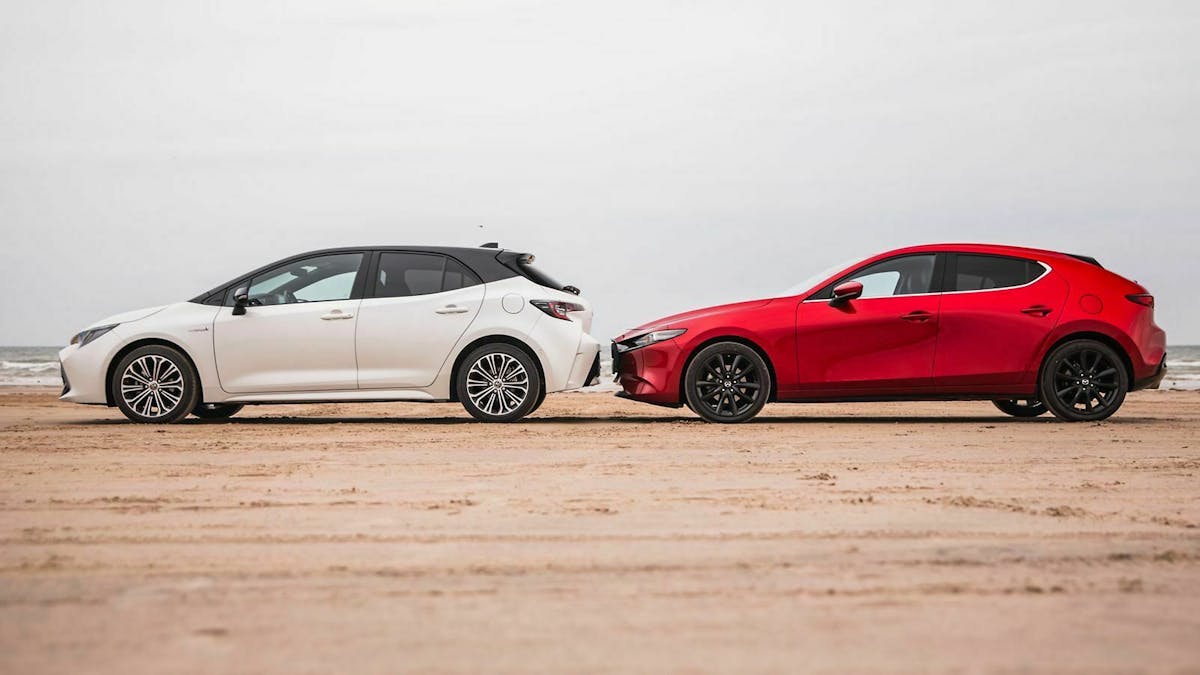 Kompressions-Zünder versus Vollhybrid. Der Mazda3 Skyactiv-X und der Toyota Corolla Hybrid im Vergleich